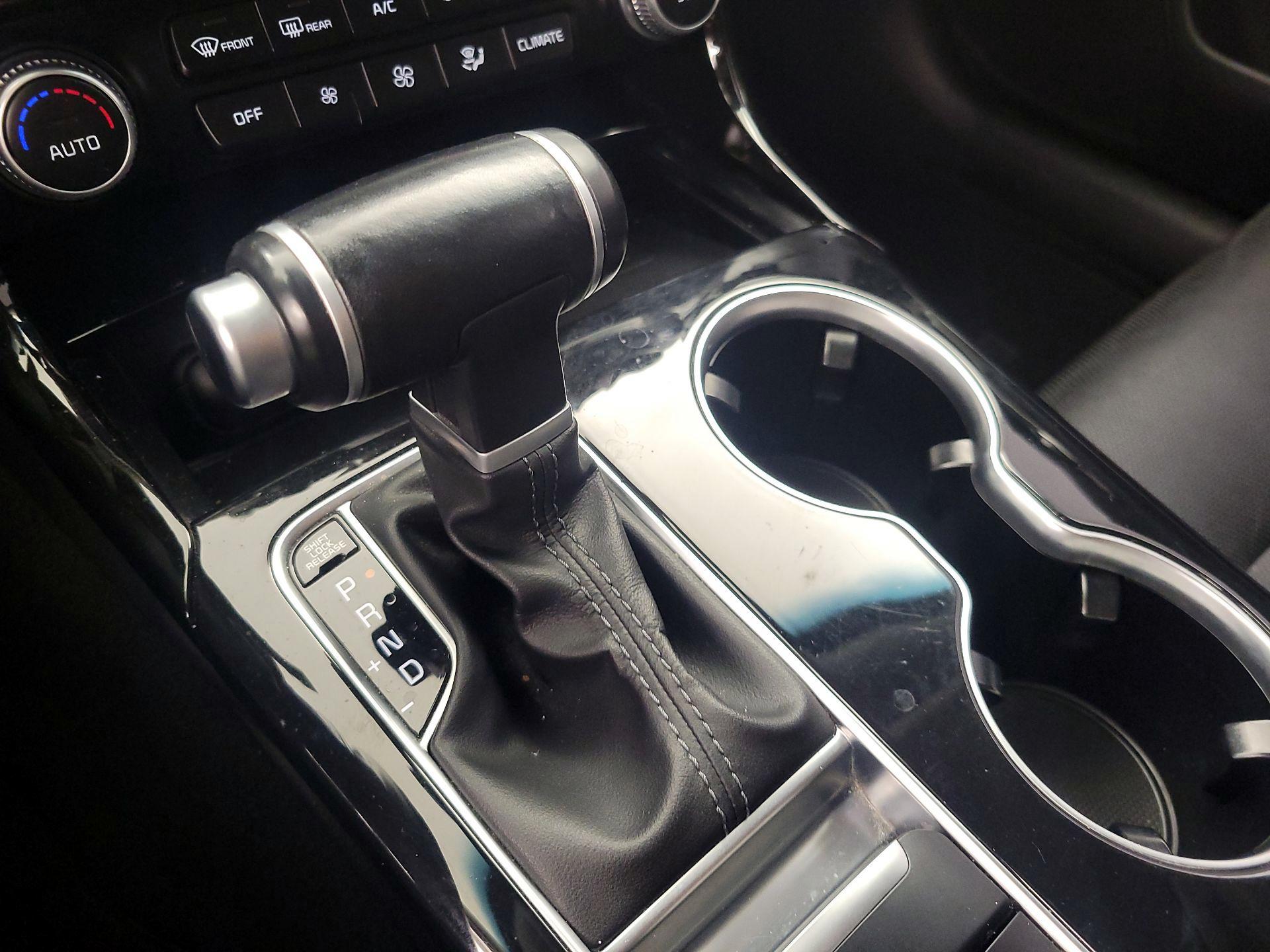 Thumbnail: 2019 Kia Stinger - 18