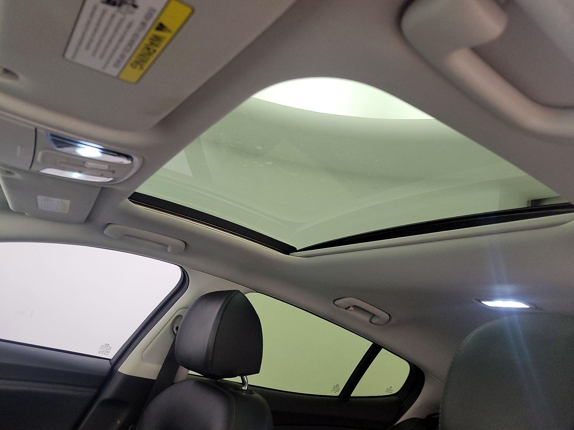 Thumbnail: 2019 Kia Stinger - 20