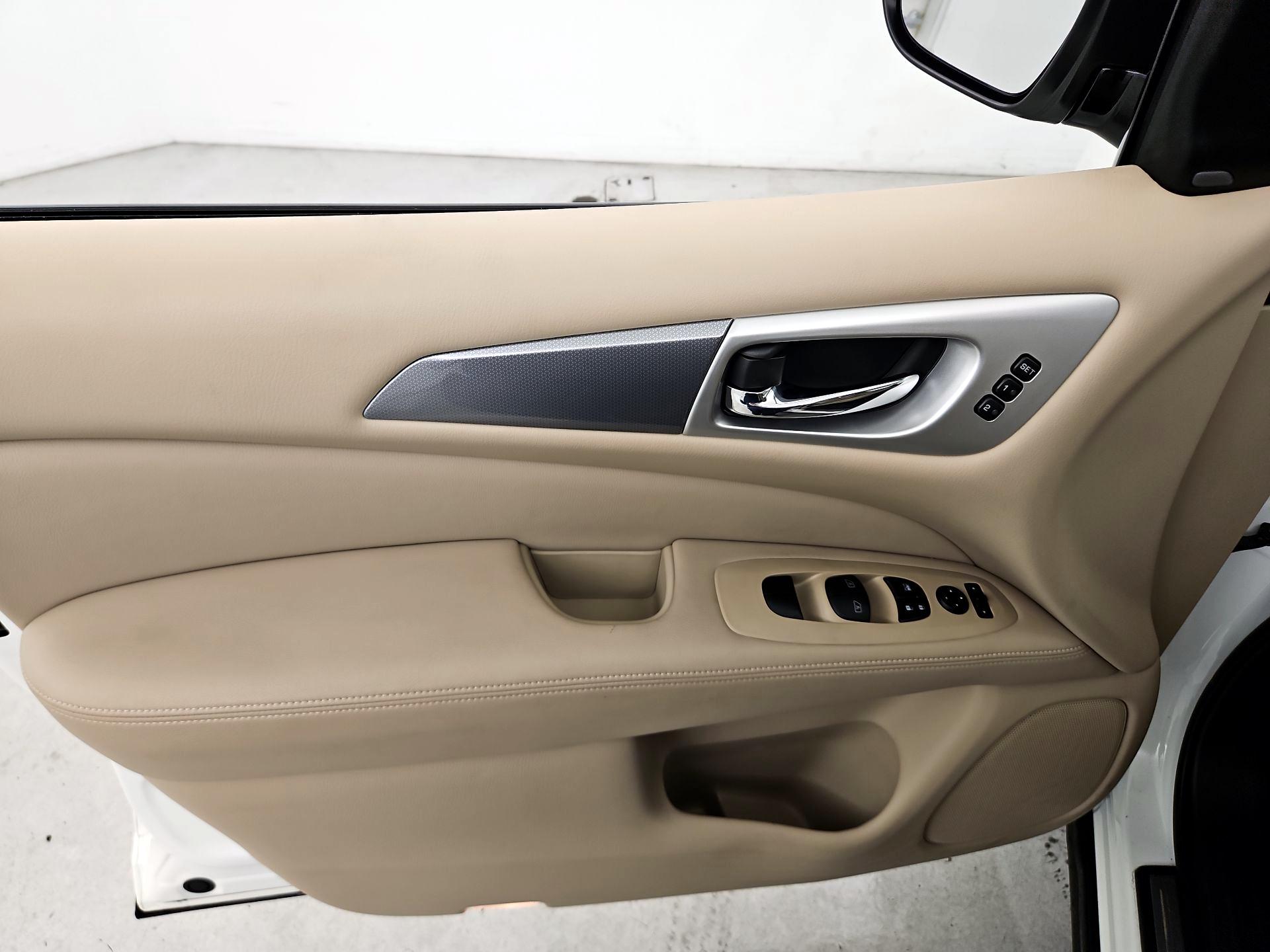 Thumbnail: 2019 Nissan Pathfinder - 12