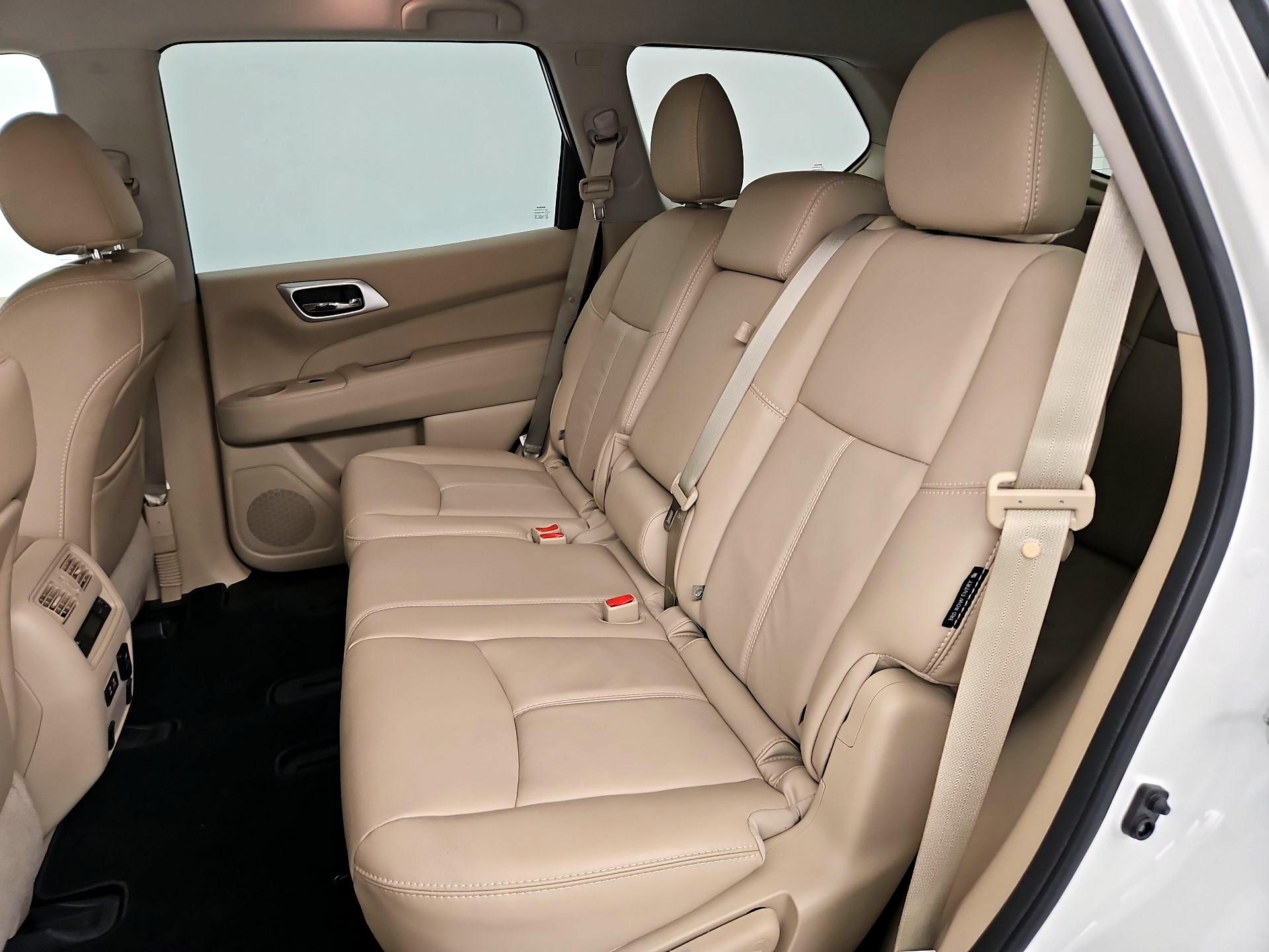 Thumbnail: 2019 Nissan Pathfinder - 20