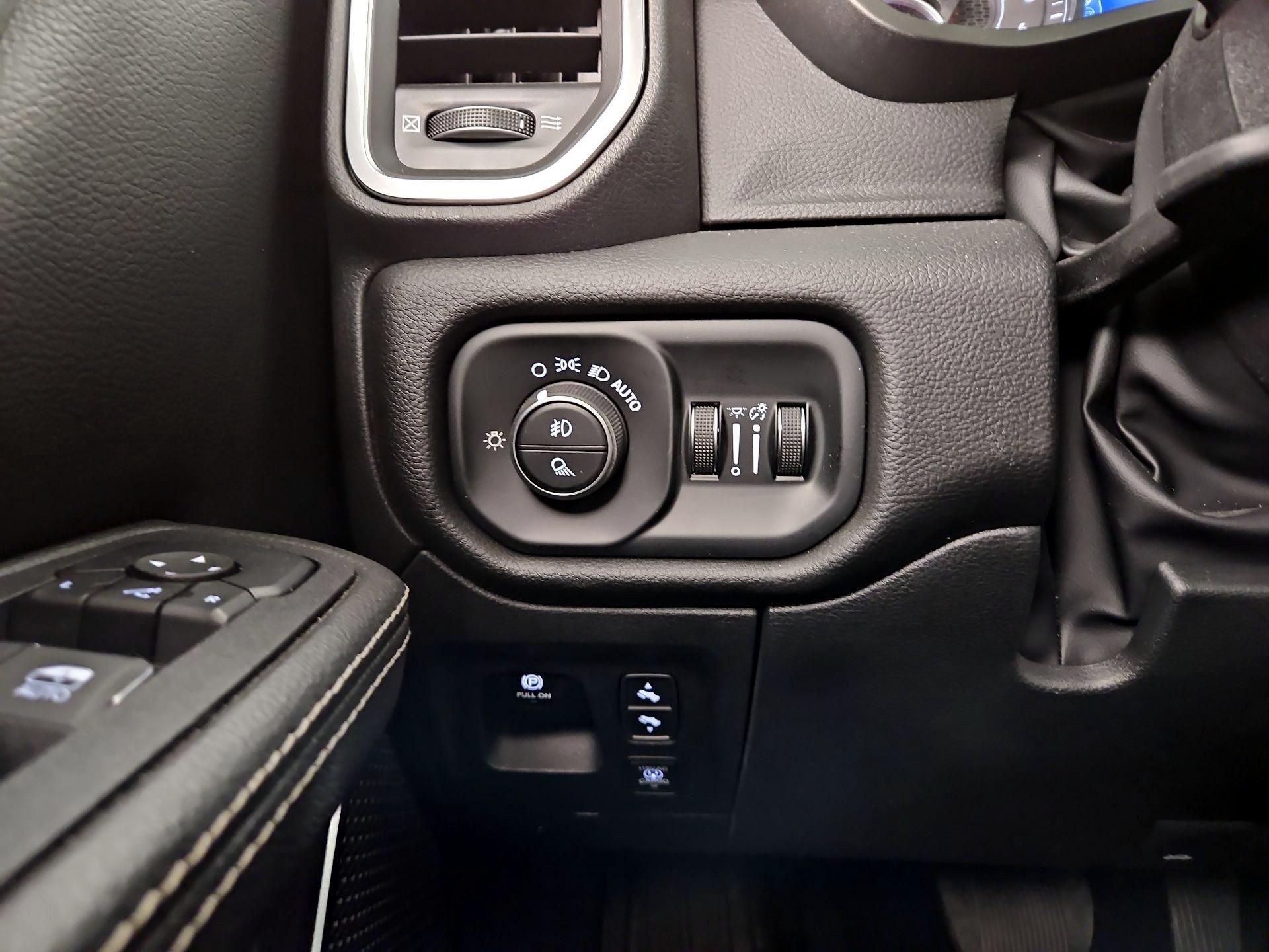 Thumbnail: 2025 RAM 1500 - 13
