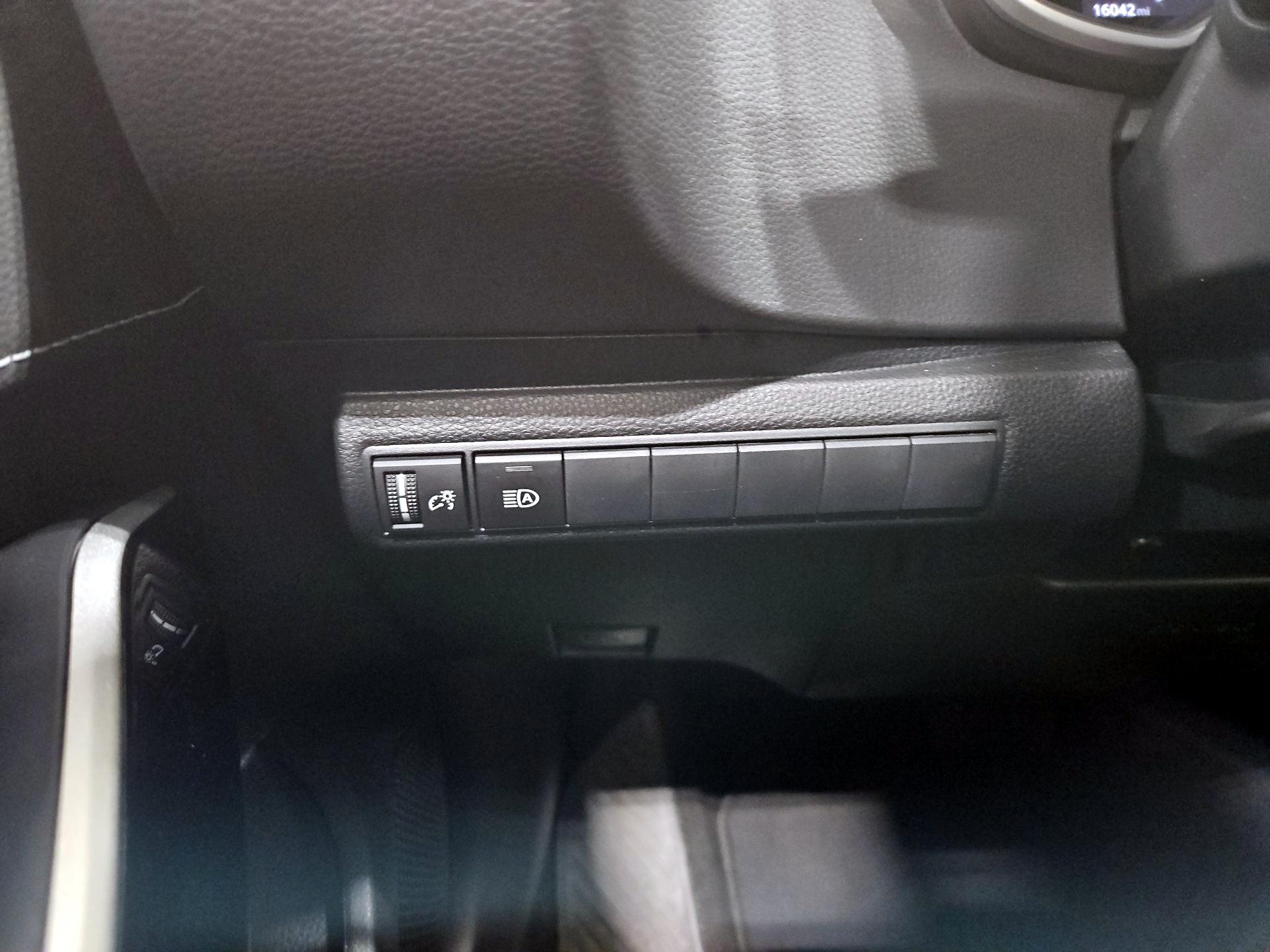 Thumbnail: 2025 Toyota Corolla - 13