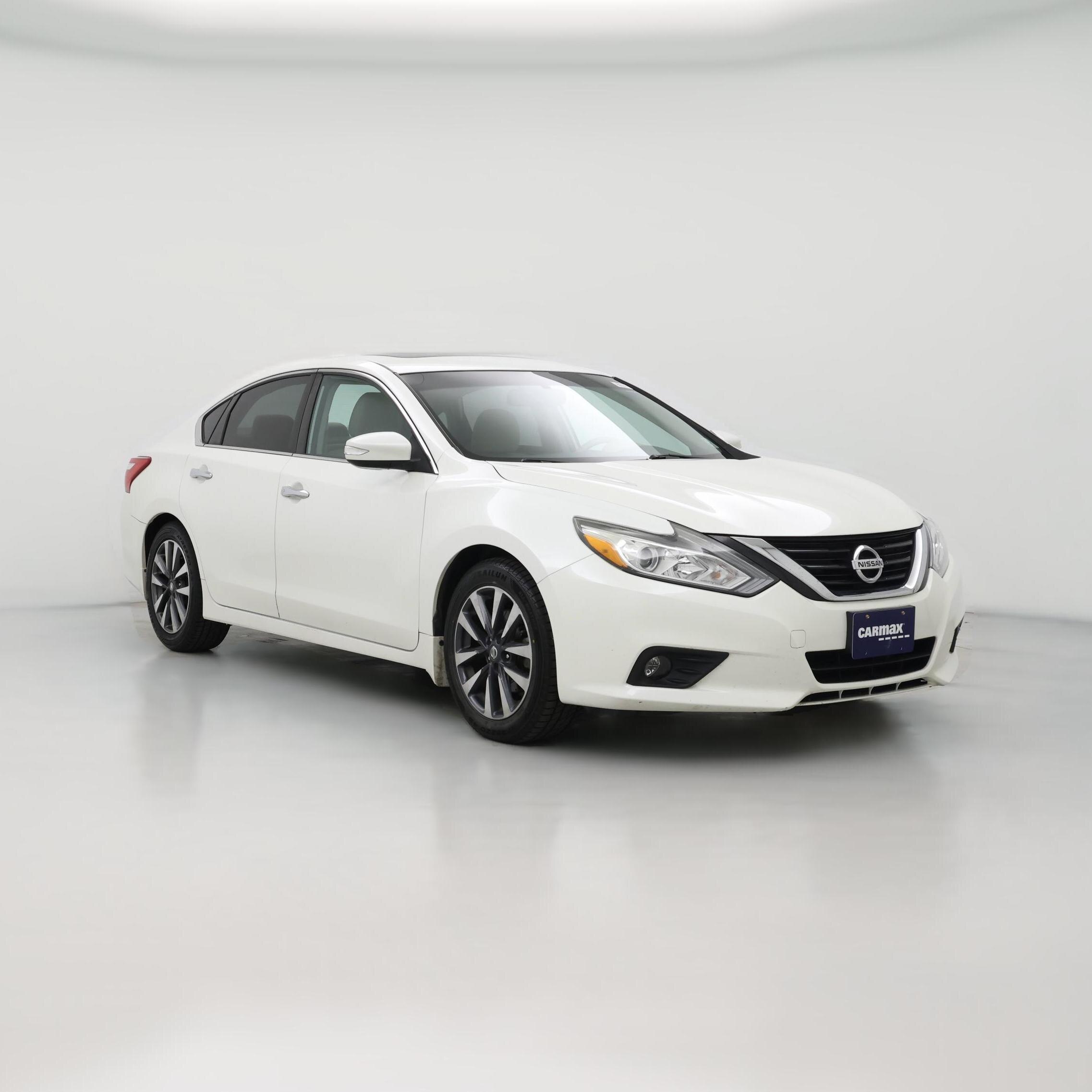 Thumbnail: 2017 Nissan Altima - 1