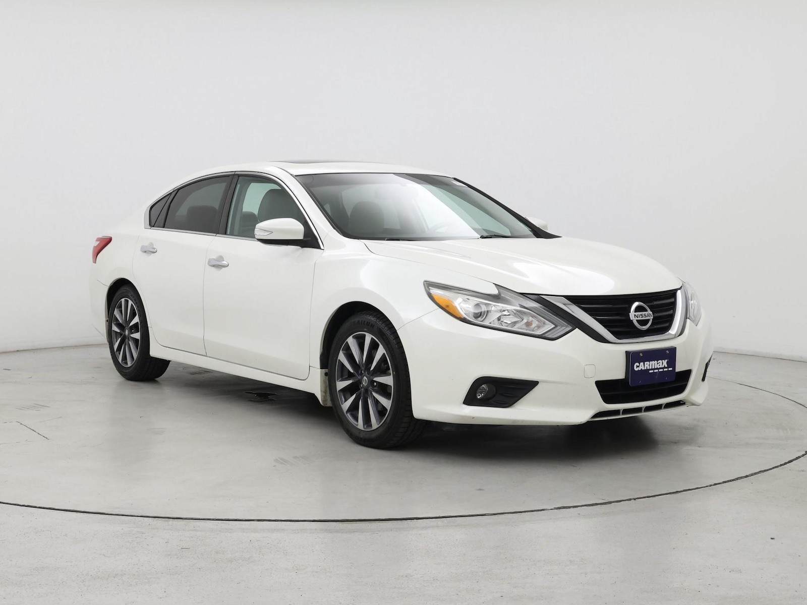 2017 Nissan Altima SV - Photo 2
