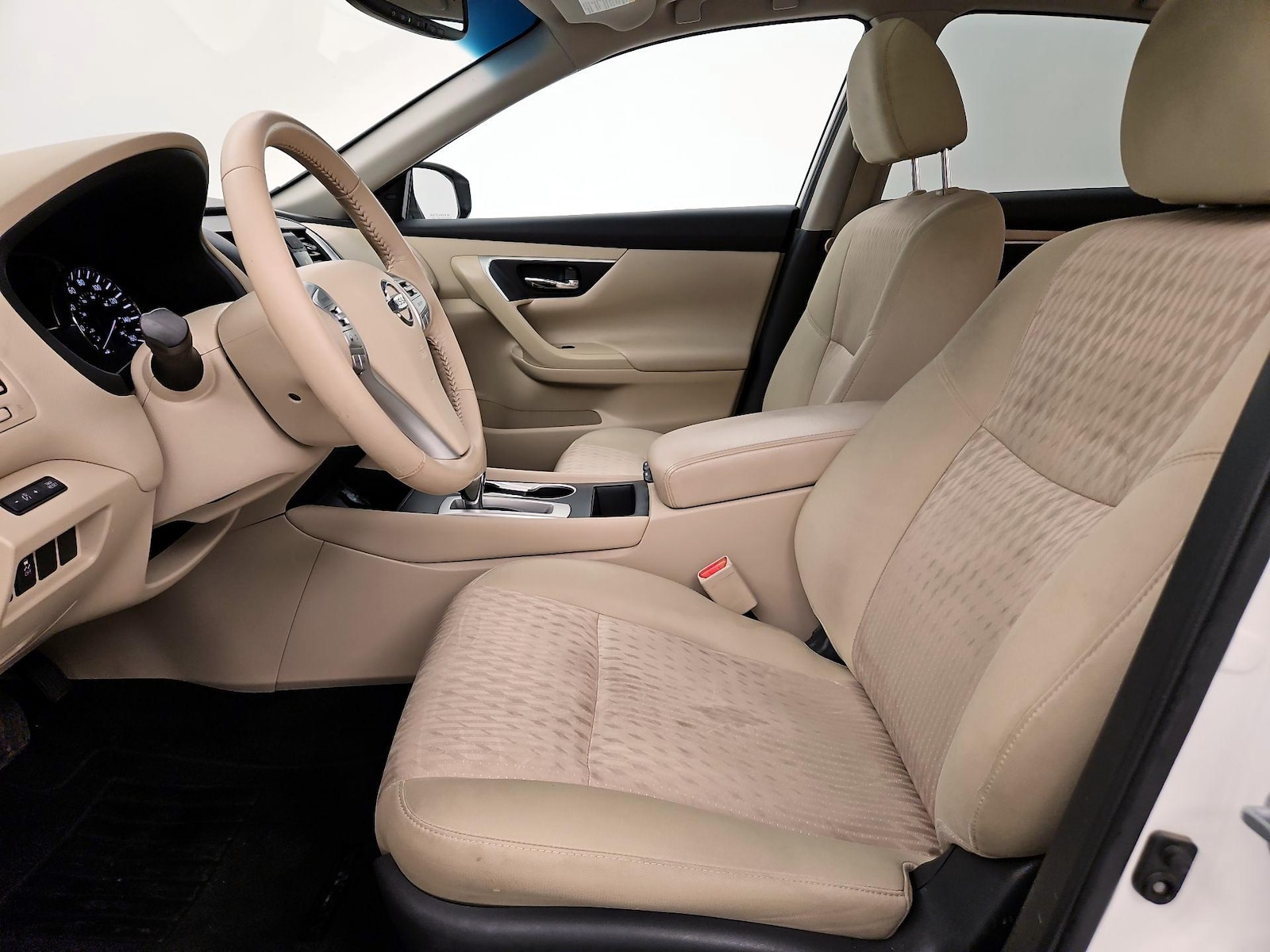 2017 Nissan Altima SV - Photo 12