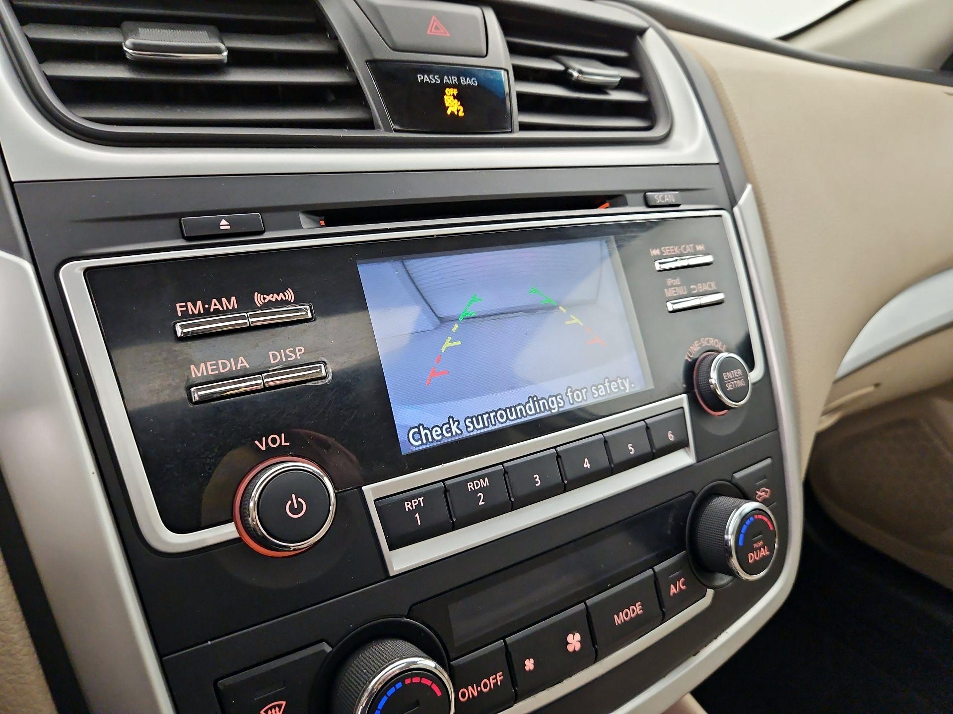 Thumbnail: 2017 Nissan Altima - 14