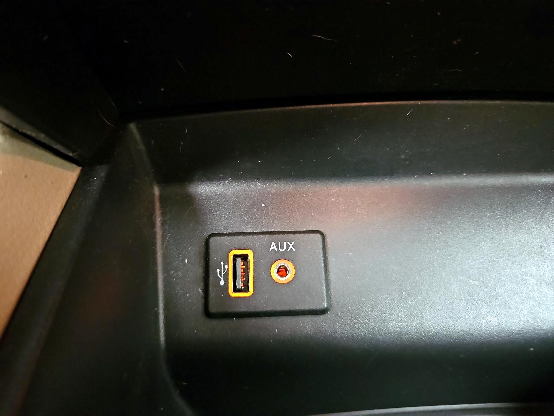 Thumbnail: 2017 Nissan Altima - 18