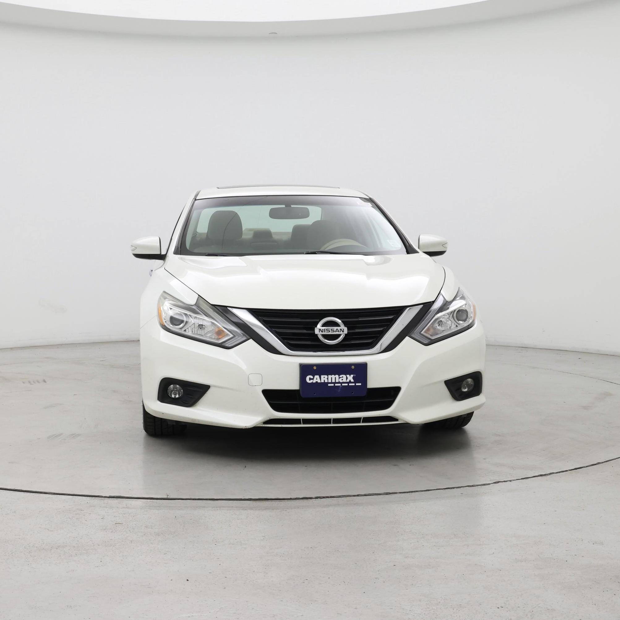 Thumbnail: 2017 Nissan Altima - 5