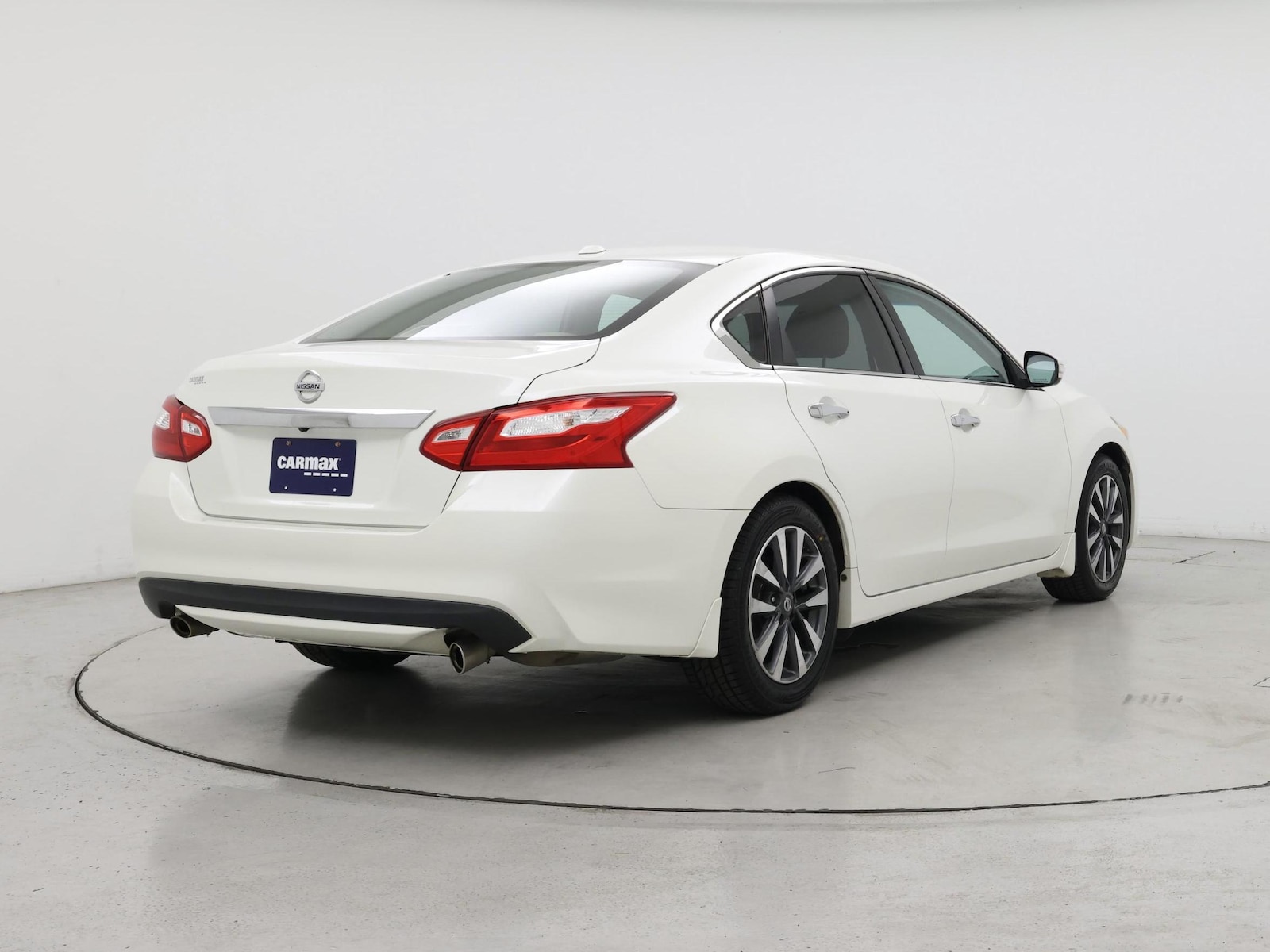 2017 Nissan Altima SV - Photo 9
