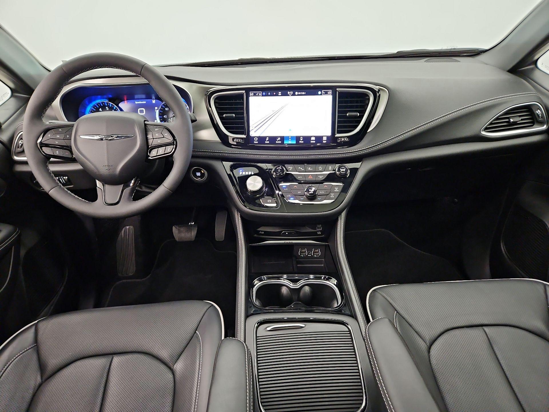 Thumbnail: 2023 Chrysler Pacifica - 9