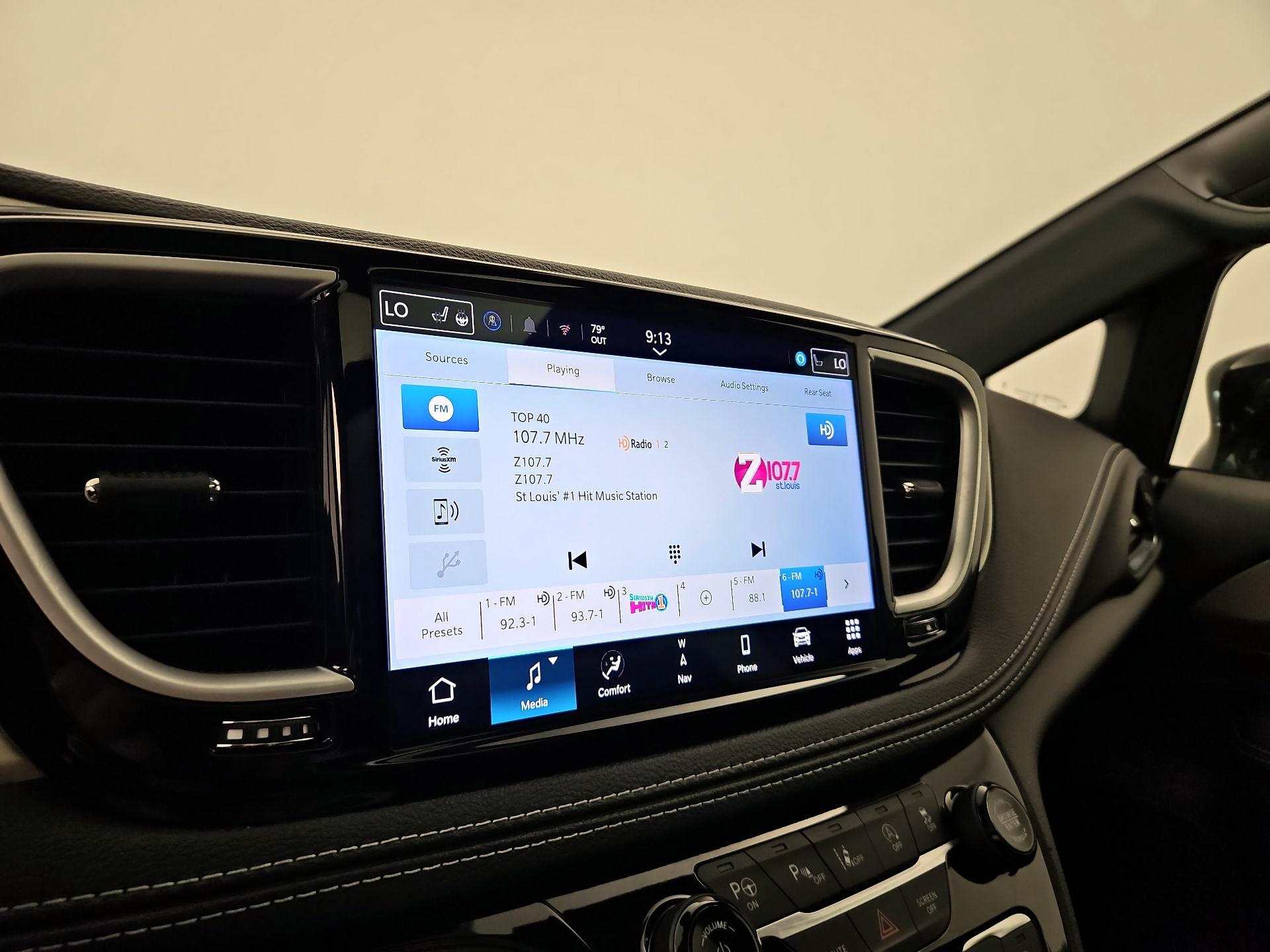 Thumbnail: 2023 Chrysler Pacifica - 16