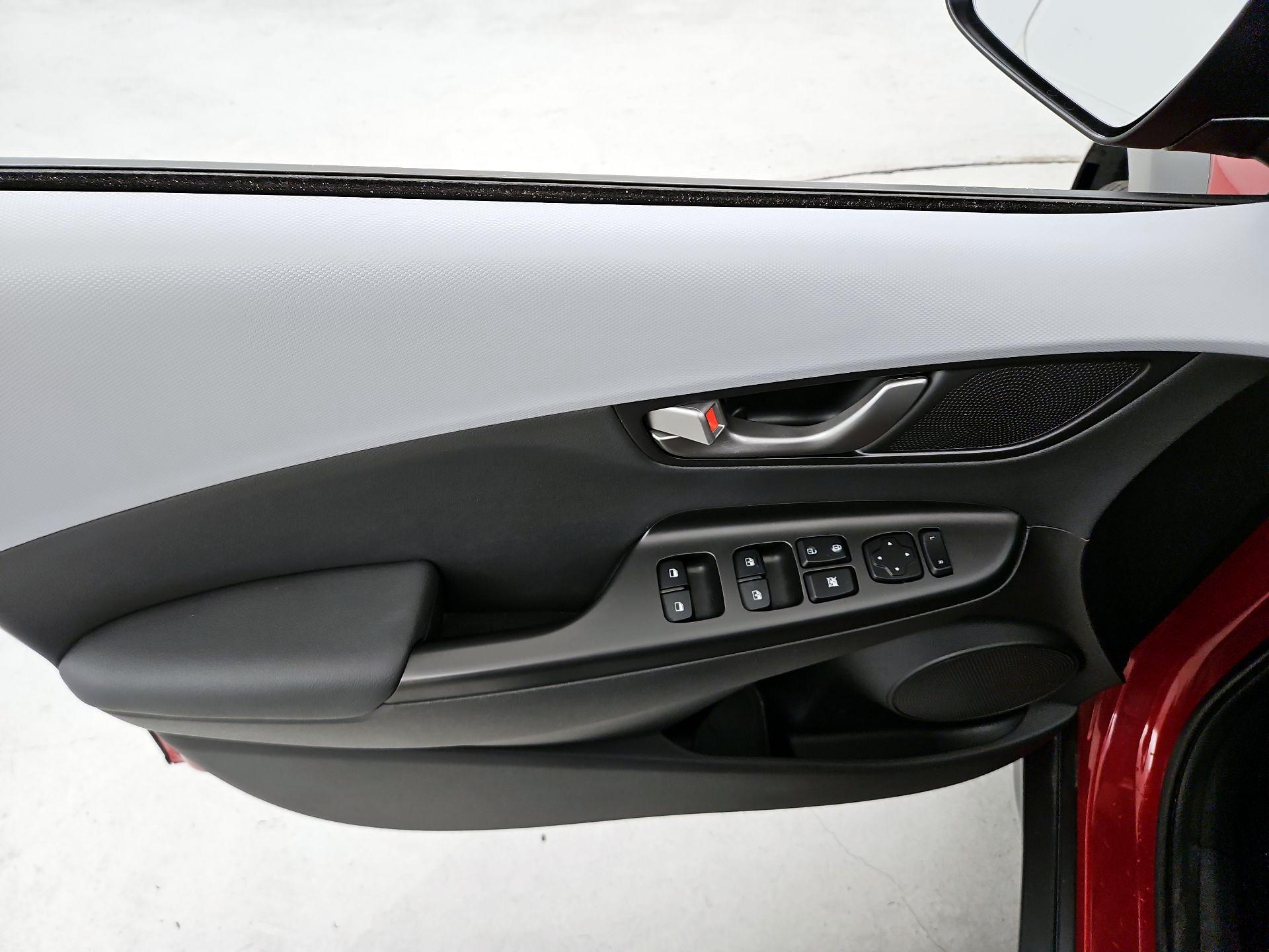 Thumbnail: 2021 Hyundai Kona - 12