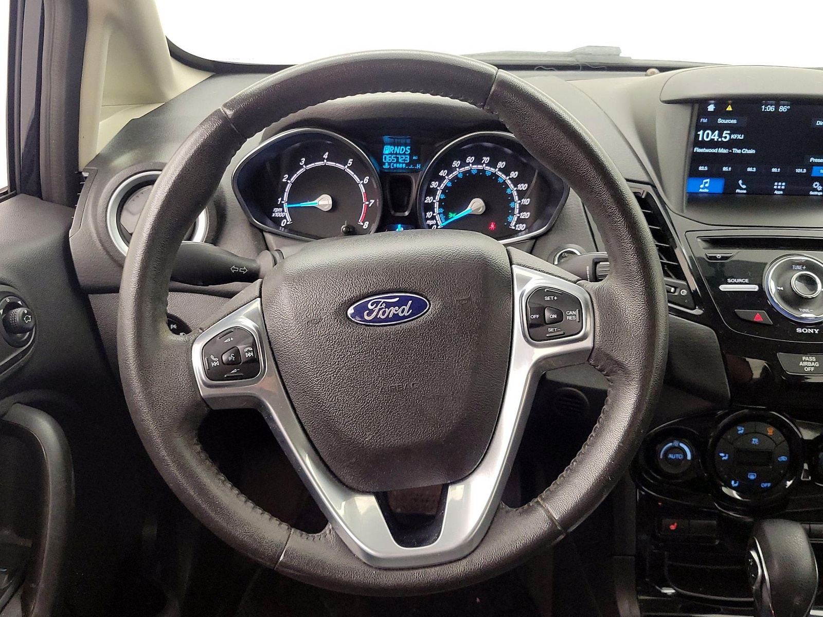 2018 Ford Fiesta Titanium - Photo 11