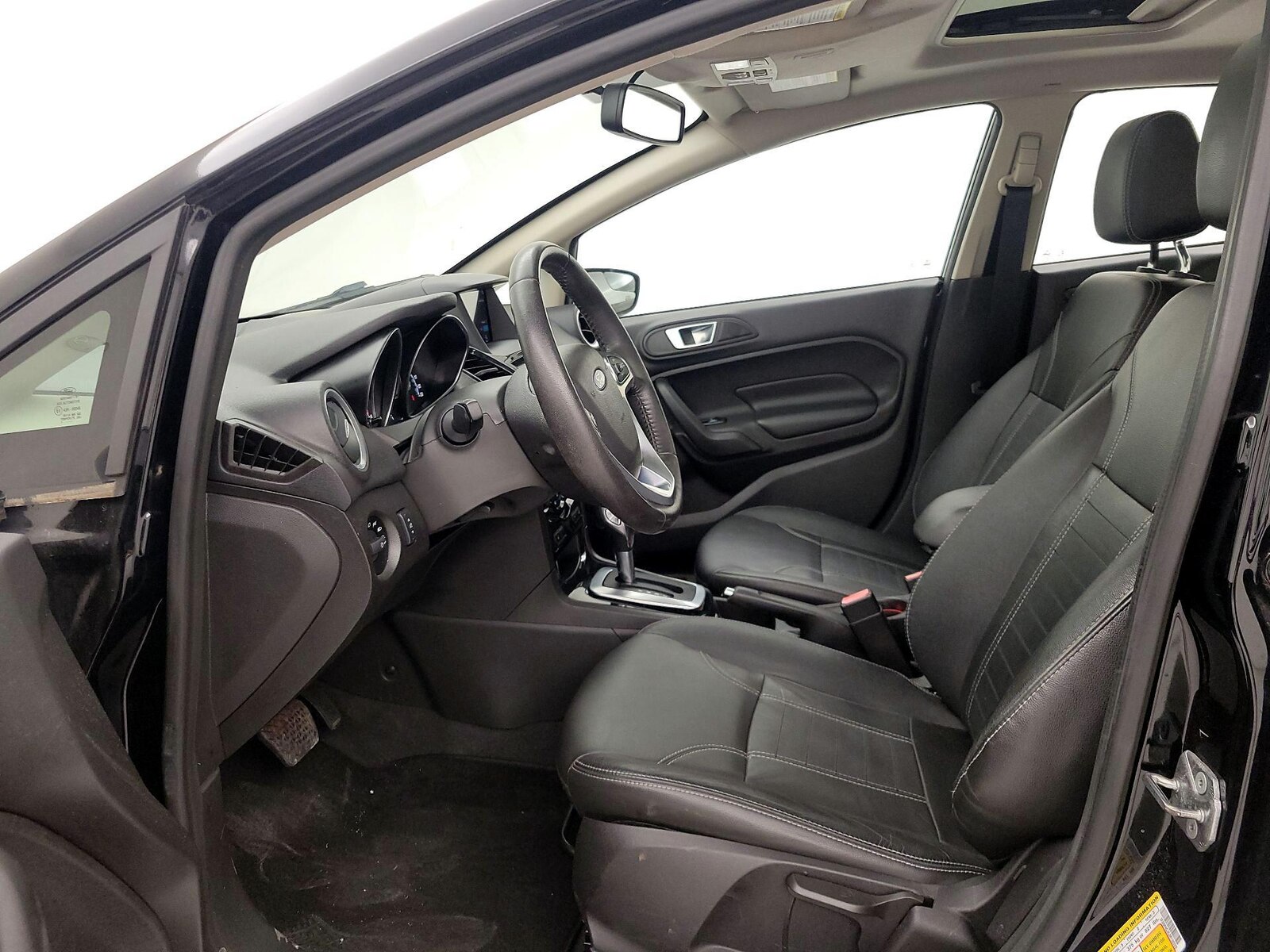 2018 Ford Fiesta Titanium - Photo 12