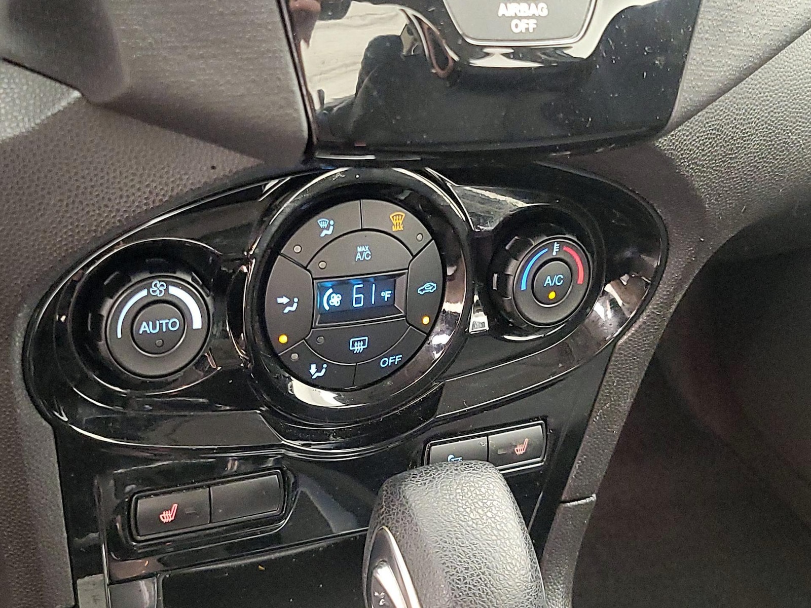 2018 Ford Fiesta Titanium - Photo 17