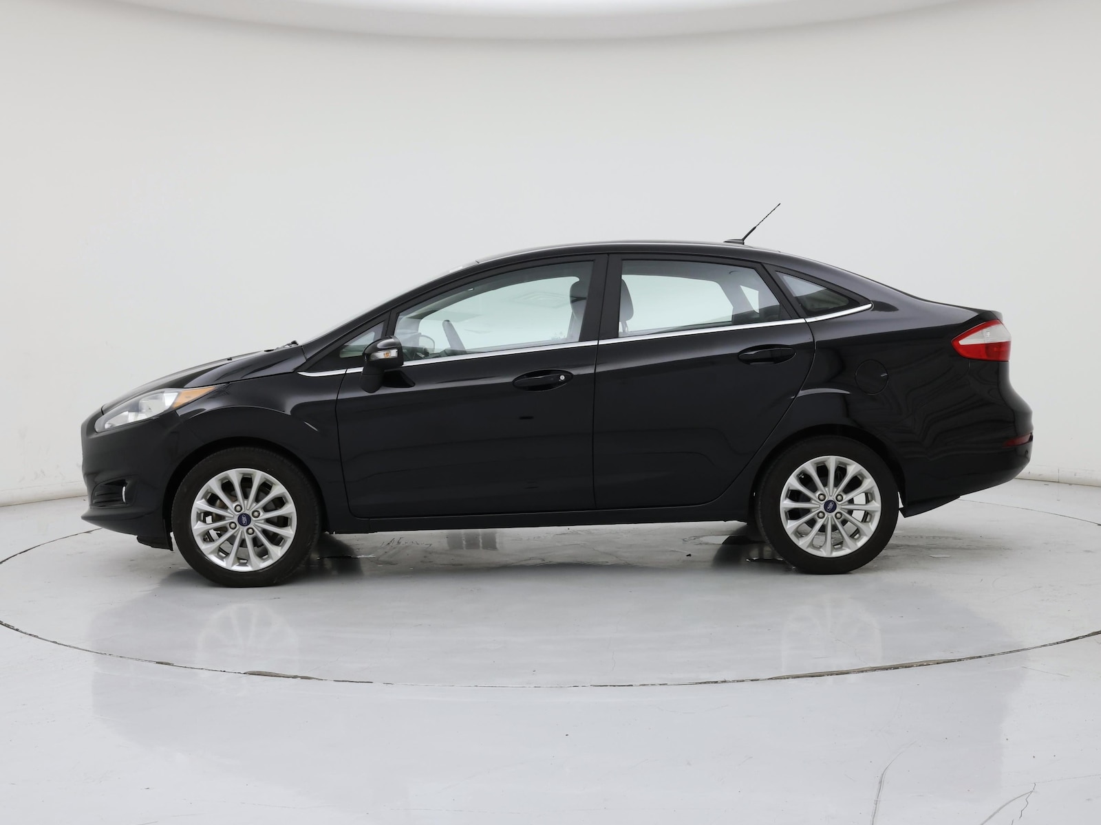 2018 Ford Fiesta Titanium - Photo 4