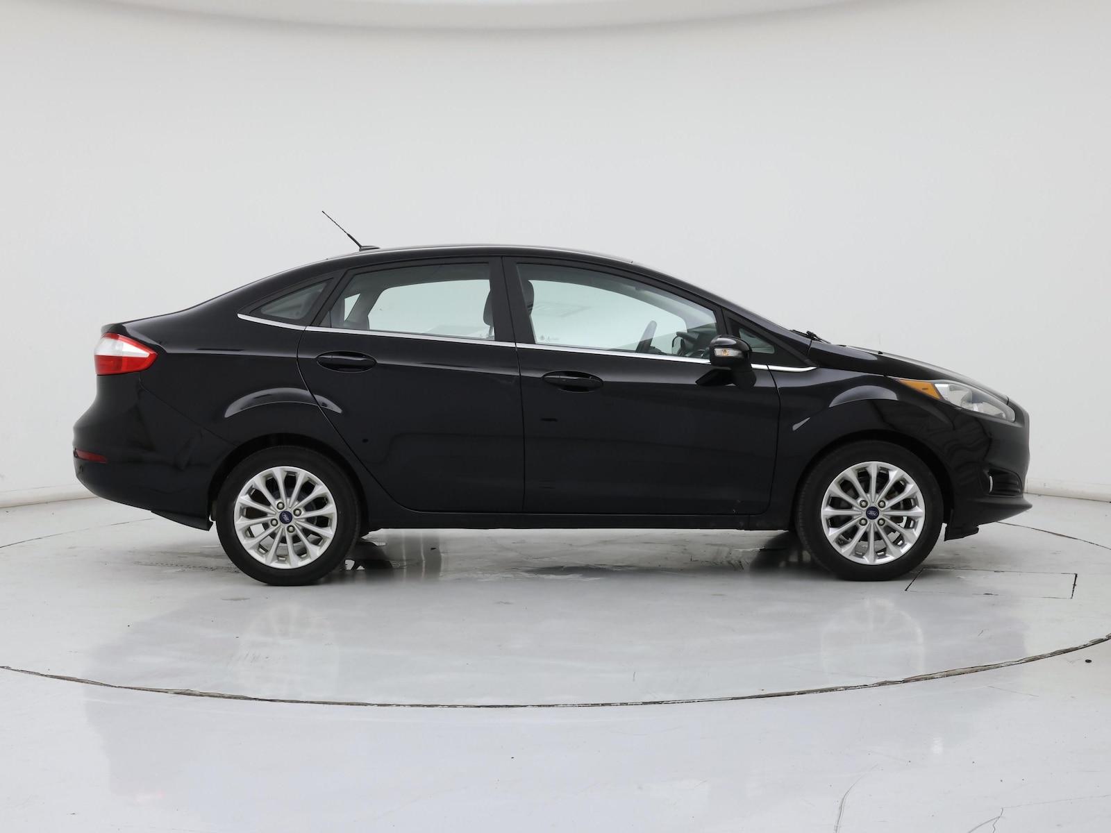 2018 Ford Fiesta Titanium - Photo 8