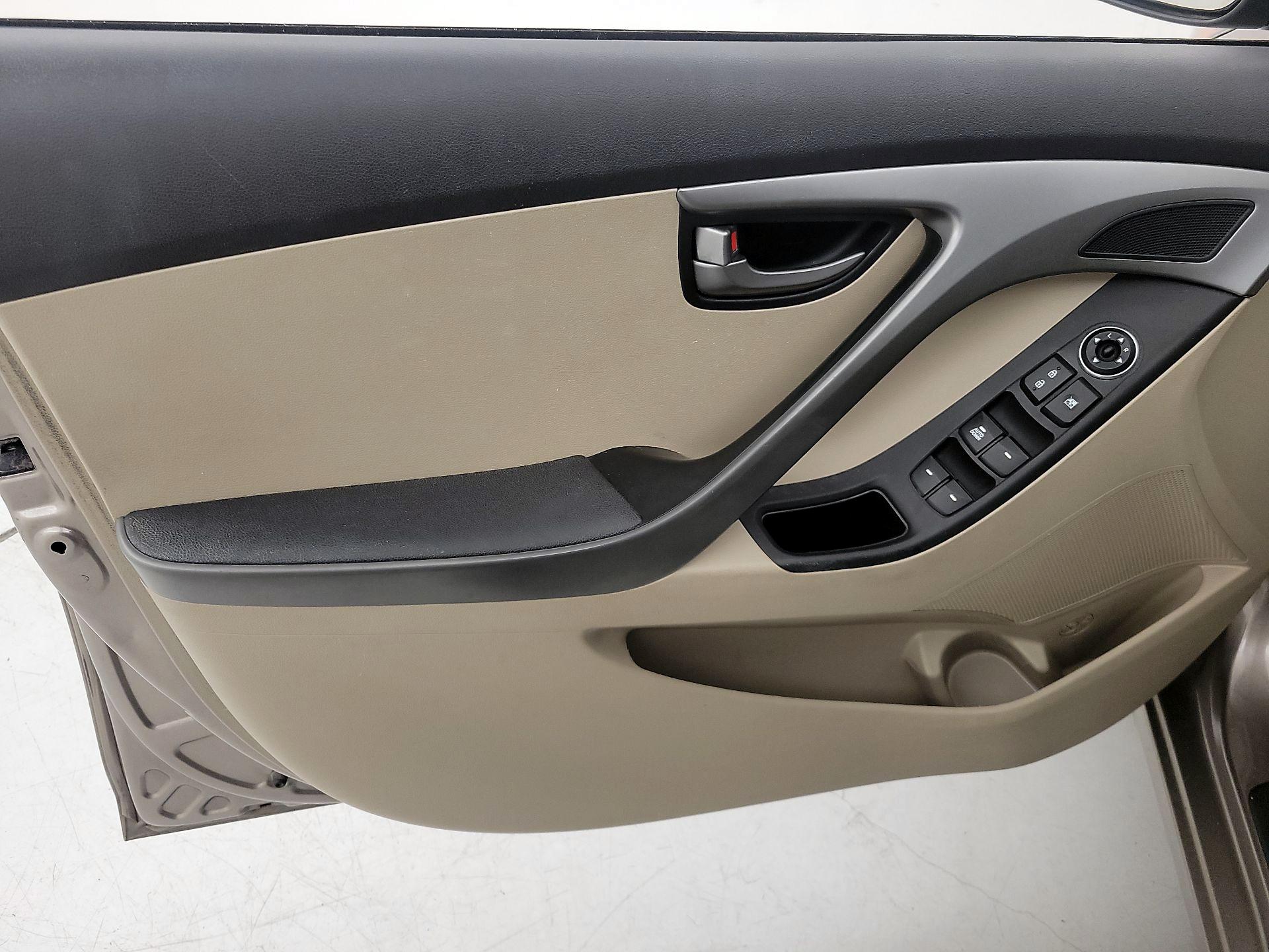 Thumbnail: 2016 Hyundai Elantra - 12