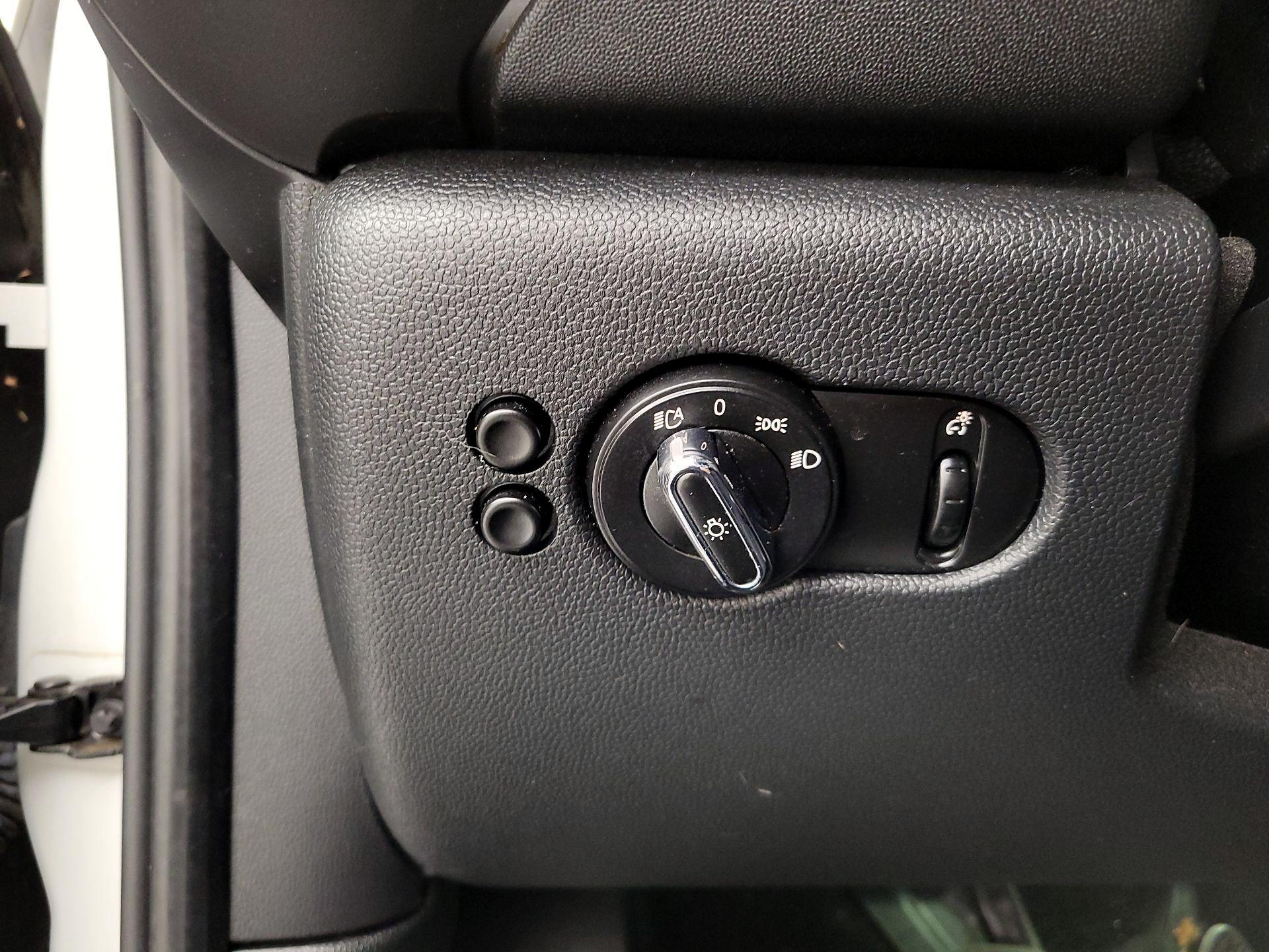 Thumbnail: 2019 MINI Cooper Hardtop - 13