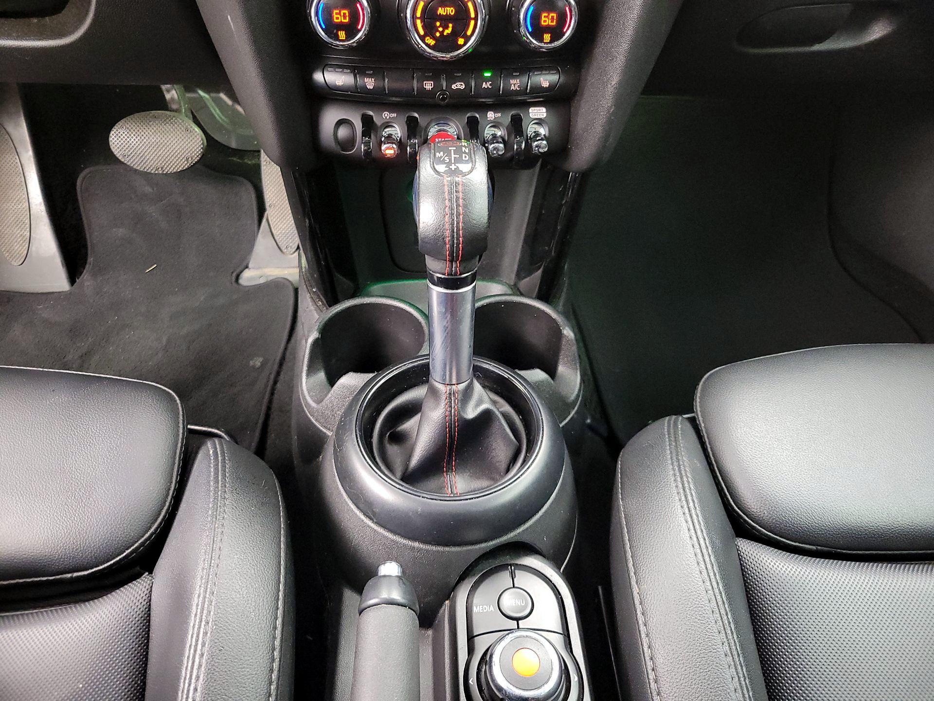 Thumbnail: 2019 MINI Cooper Hardtop - 17