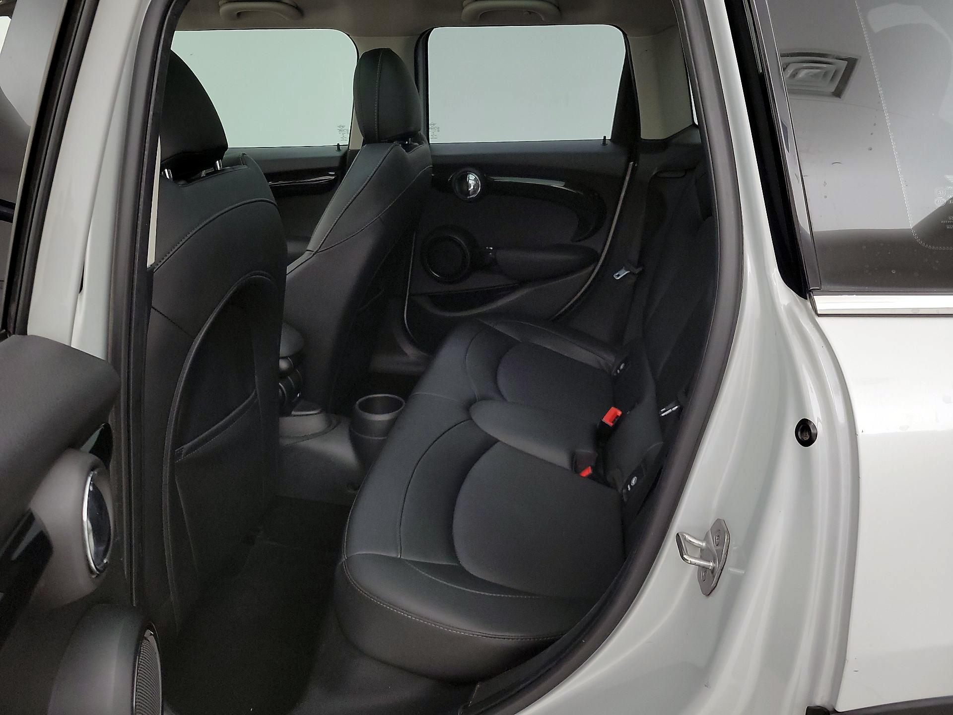 Thumbnail: 2019 MINI Cooper Hardtop - 20