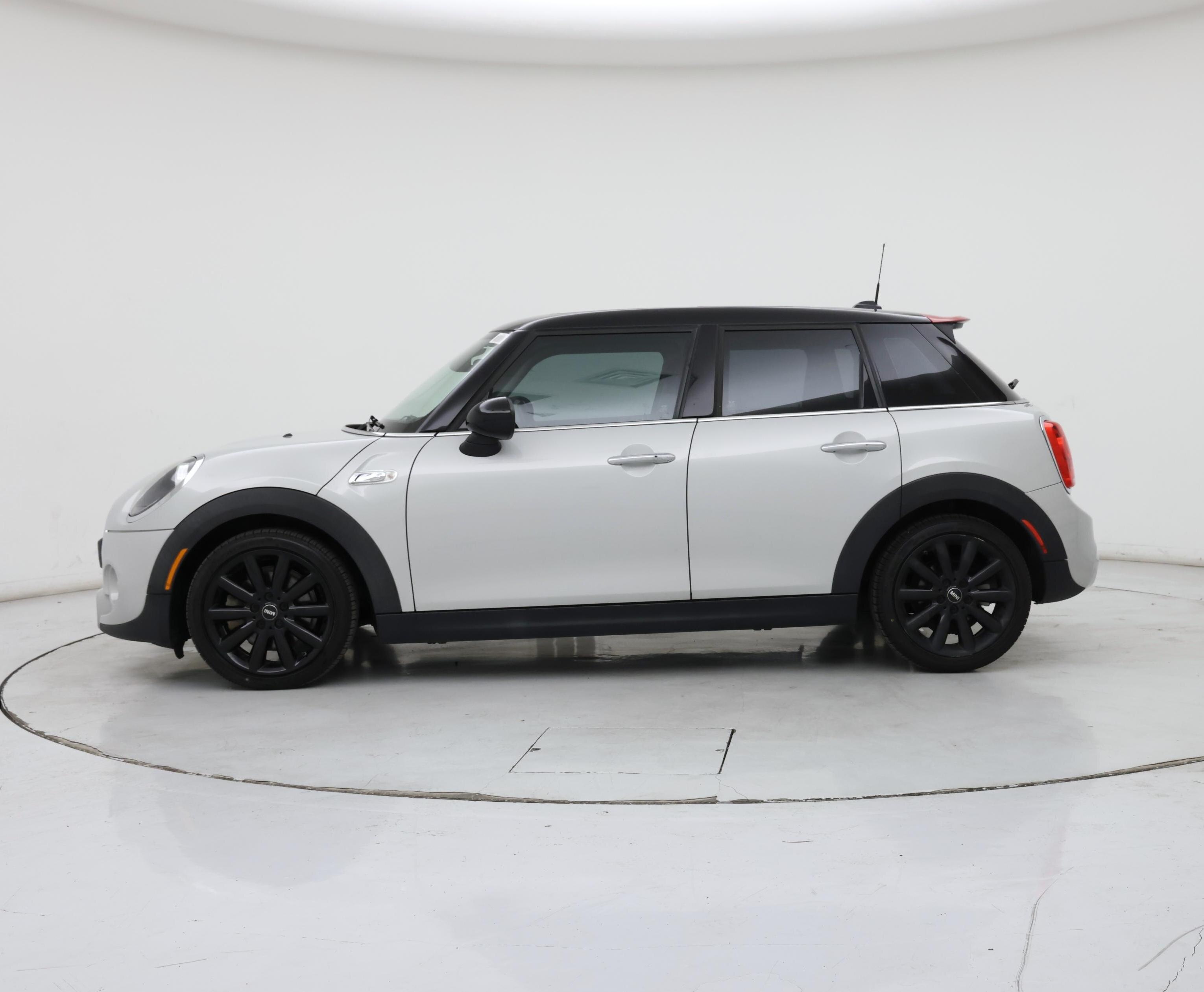 Thumbnail: 2019 MINI Cooper Hardtop - 3