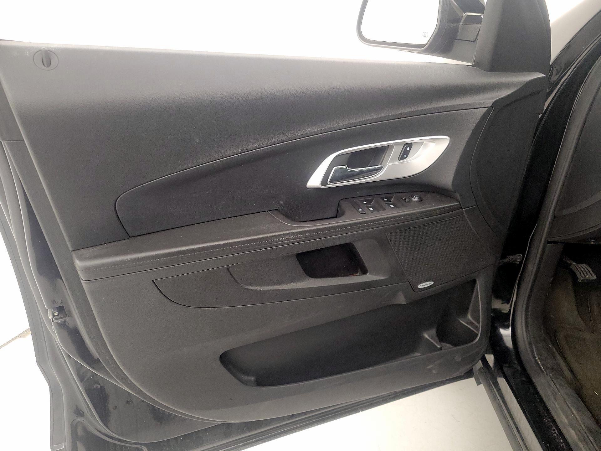 Thumbnail: 2017 Chevrolet Equinox - 12