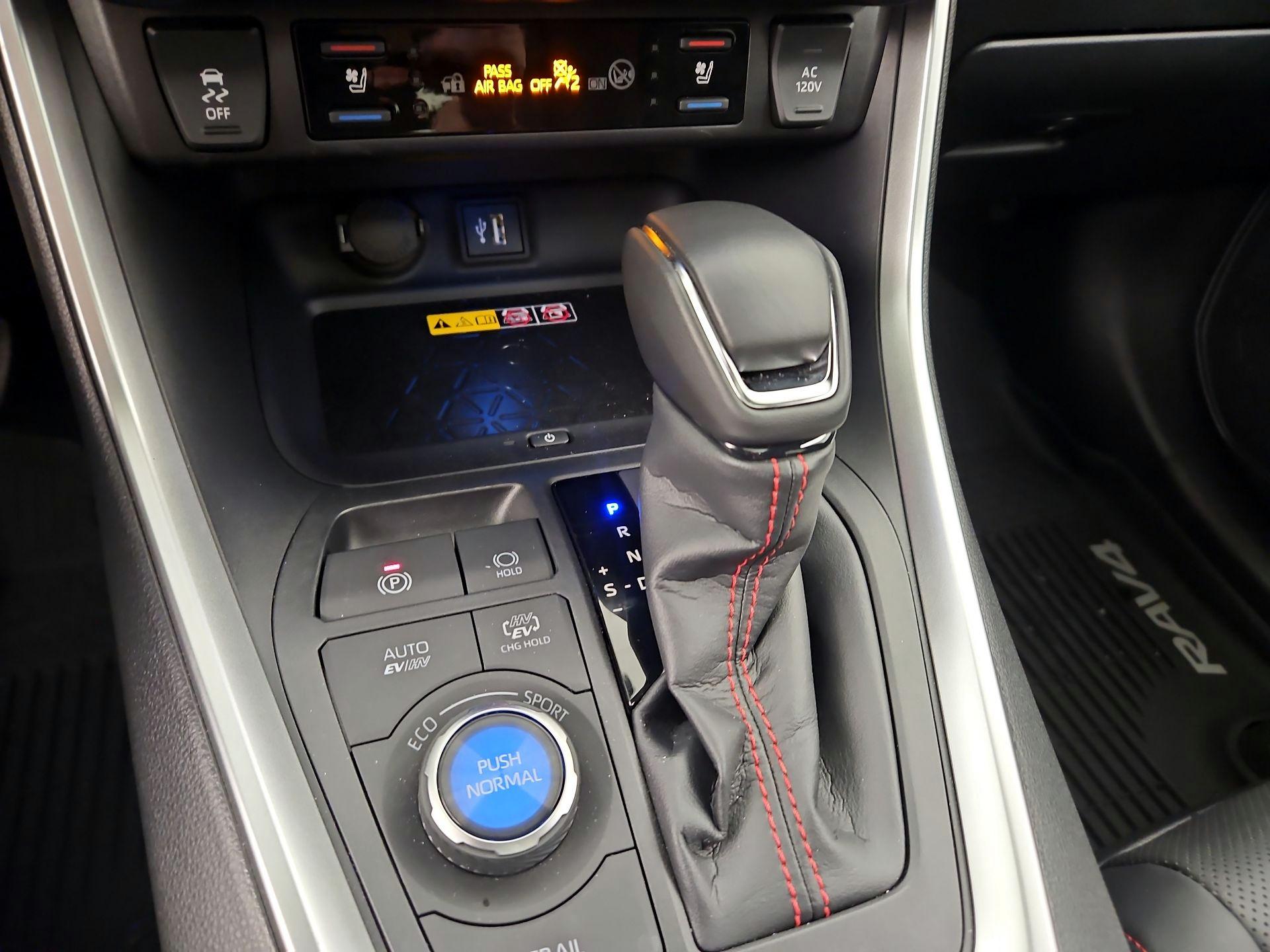 Thumbnail: 2024 Toyota RAV4 - 17