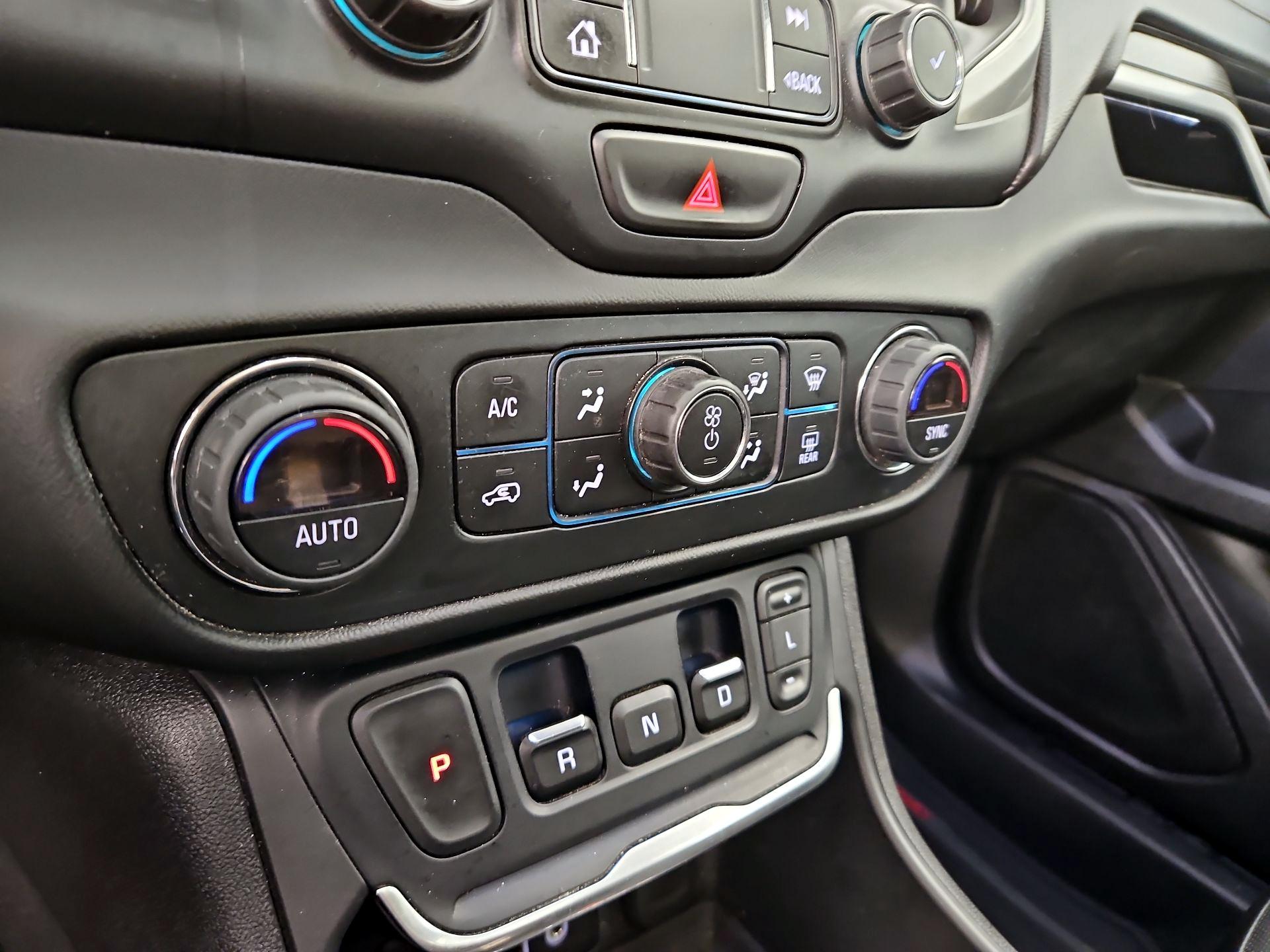 Thumbnail: 2019 GMC Terrain - 16