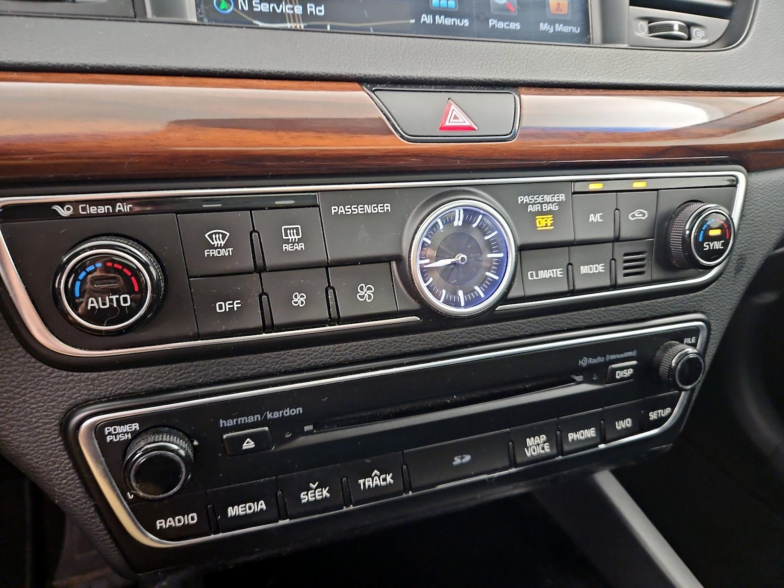 2017 Kia Cadenza Premium - Photo 18