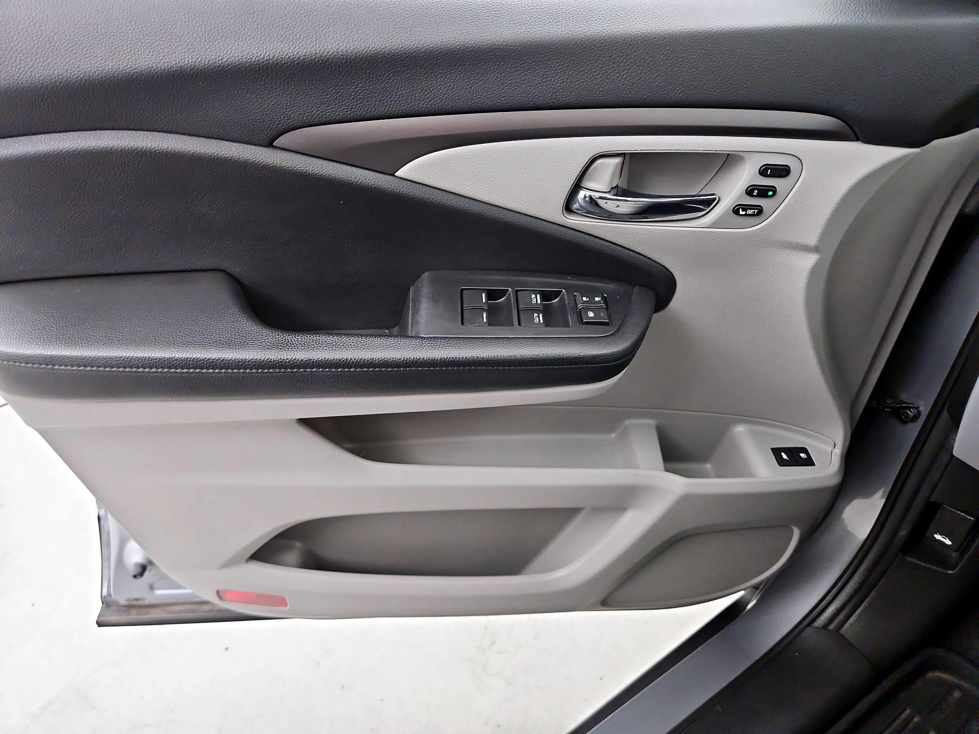 Thumbnail: 2020 Honda Pilot - 12