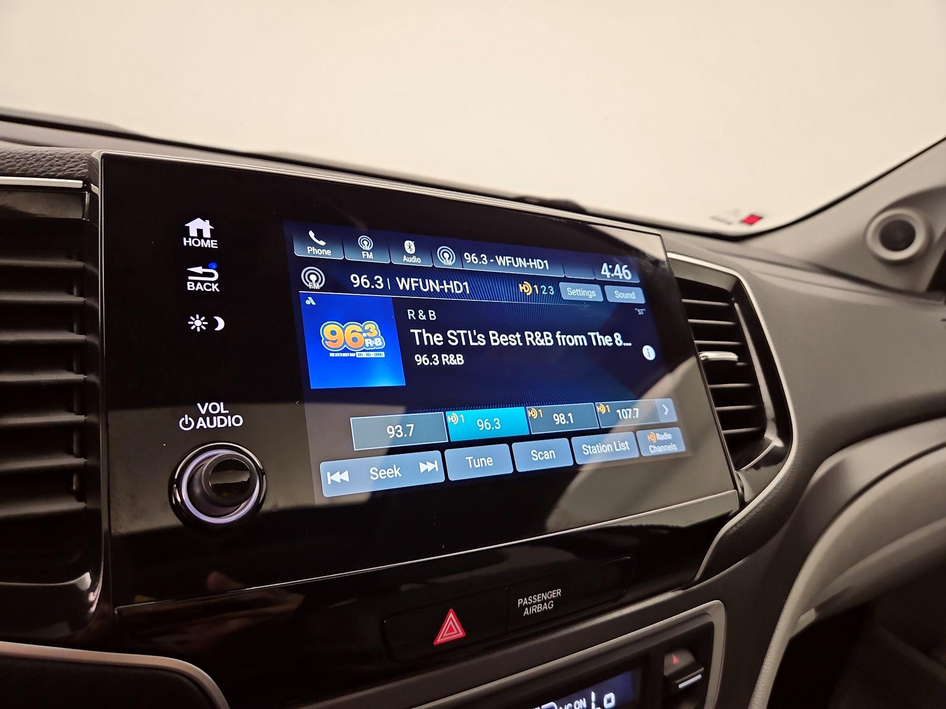 Thumbnail: 2020 Honda Pilot - 15