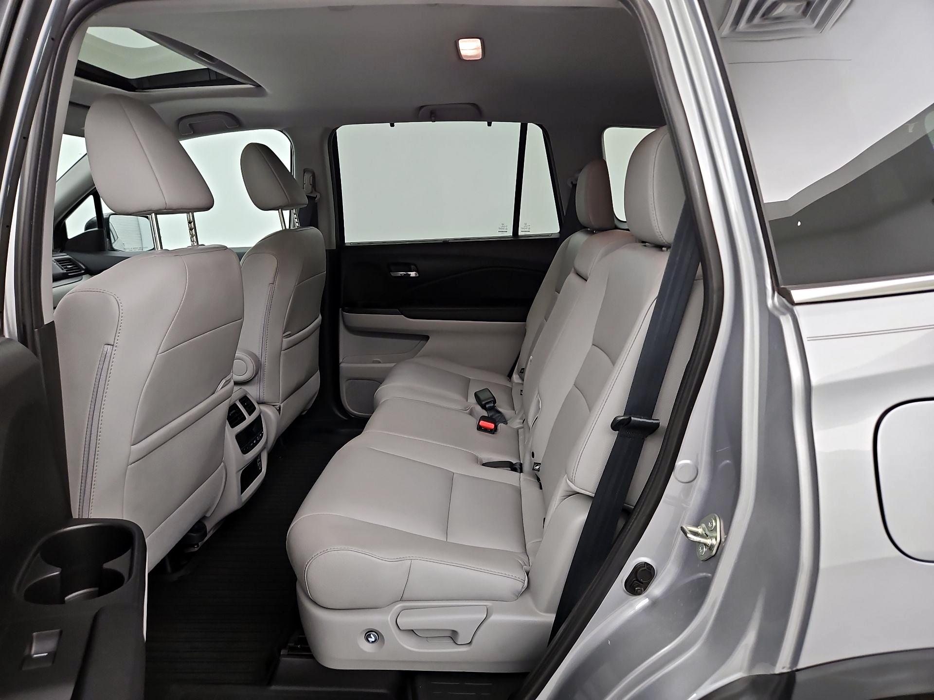 Thumbnail: 2020 Honda Pilot - 20