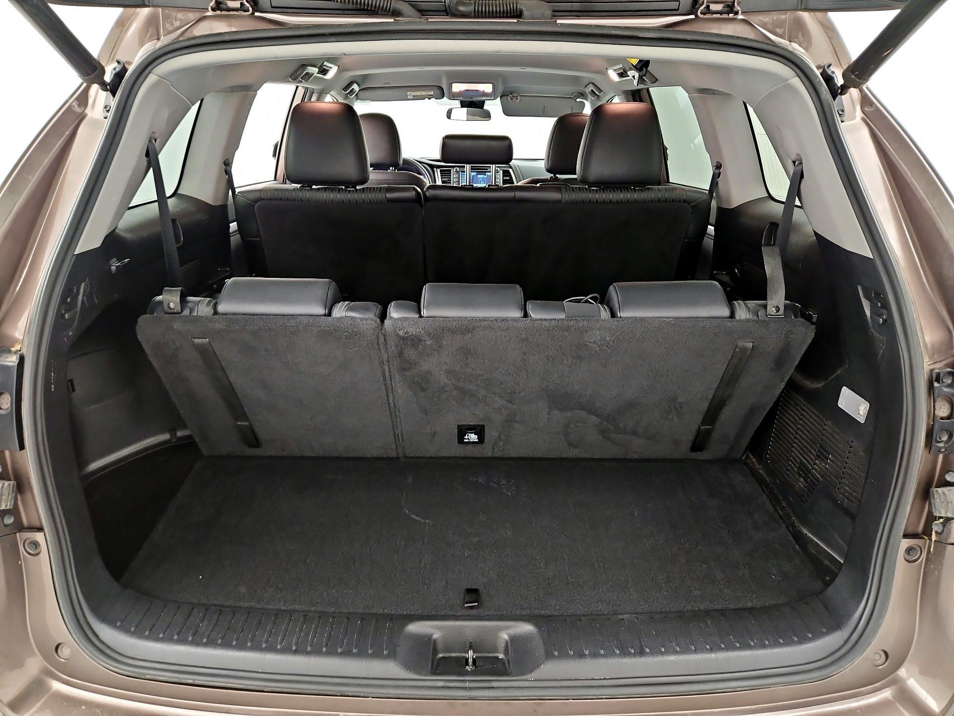 Thumbnail: 2019 Toyota Highlander - 20