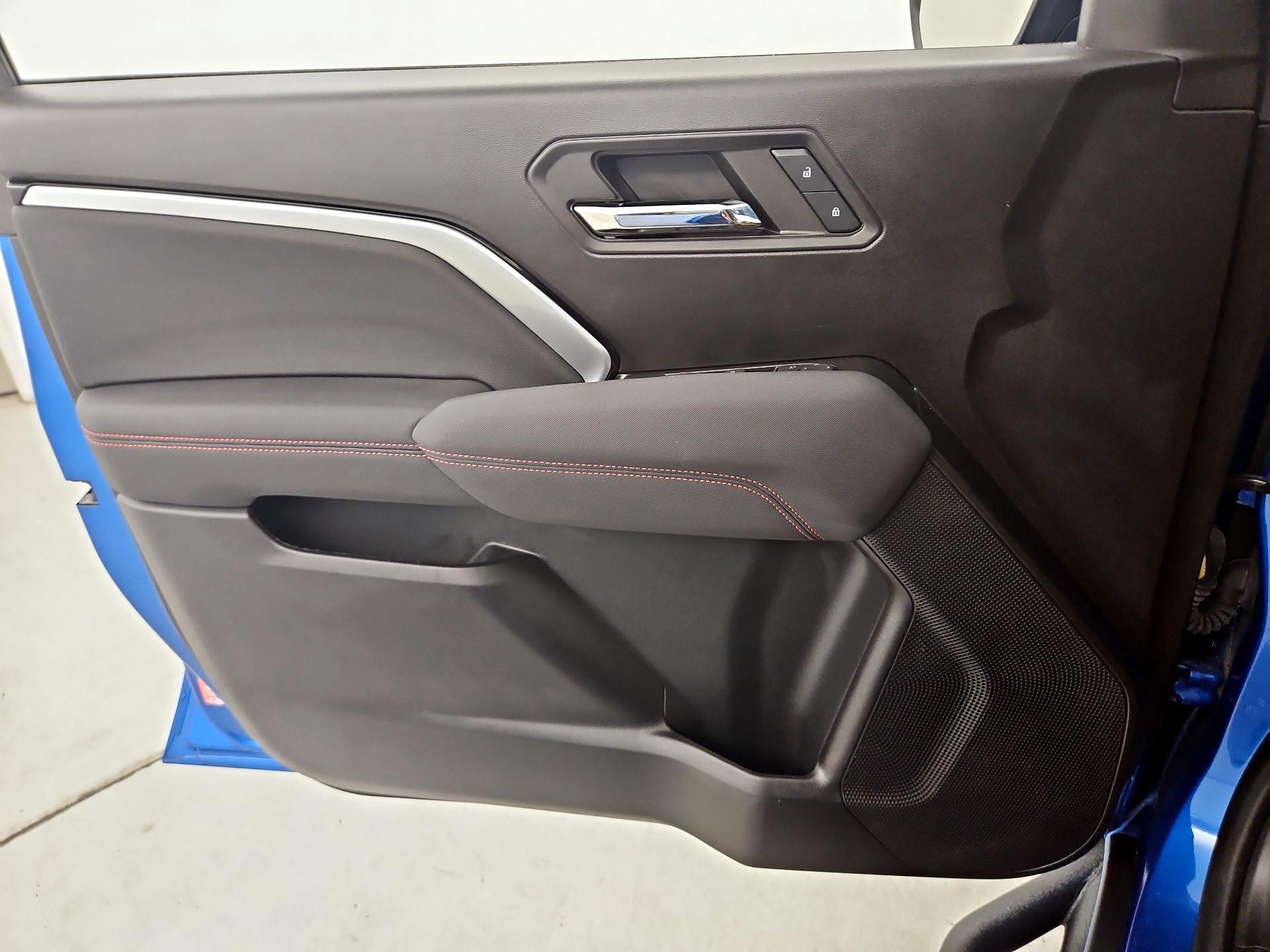 Thumbnail: 2024 Chevrolet Colorado - 12