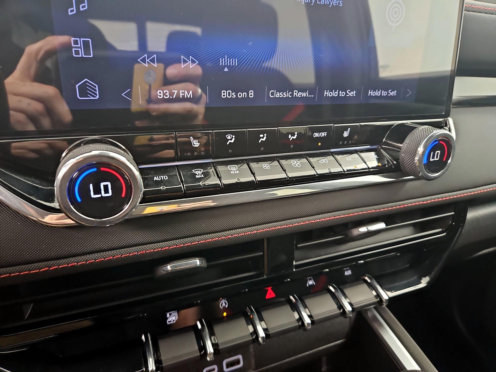 Thumbnail: 2024 Chevrolet Colorado - 16