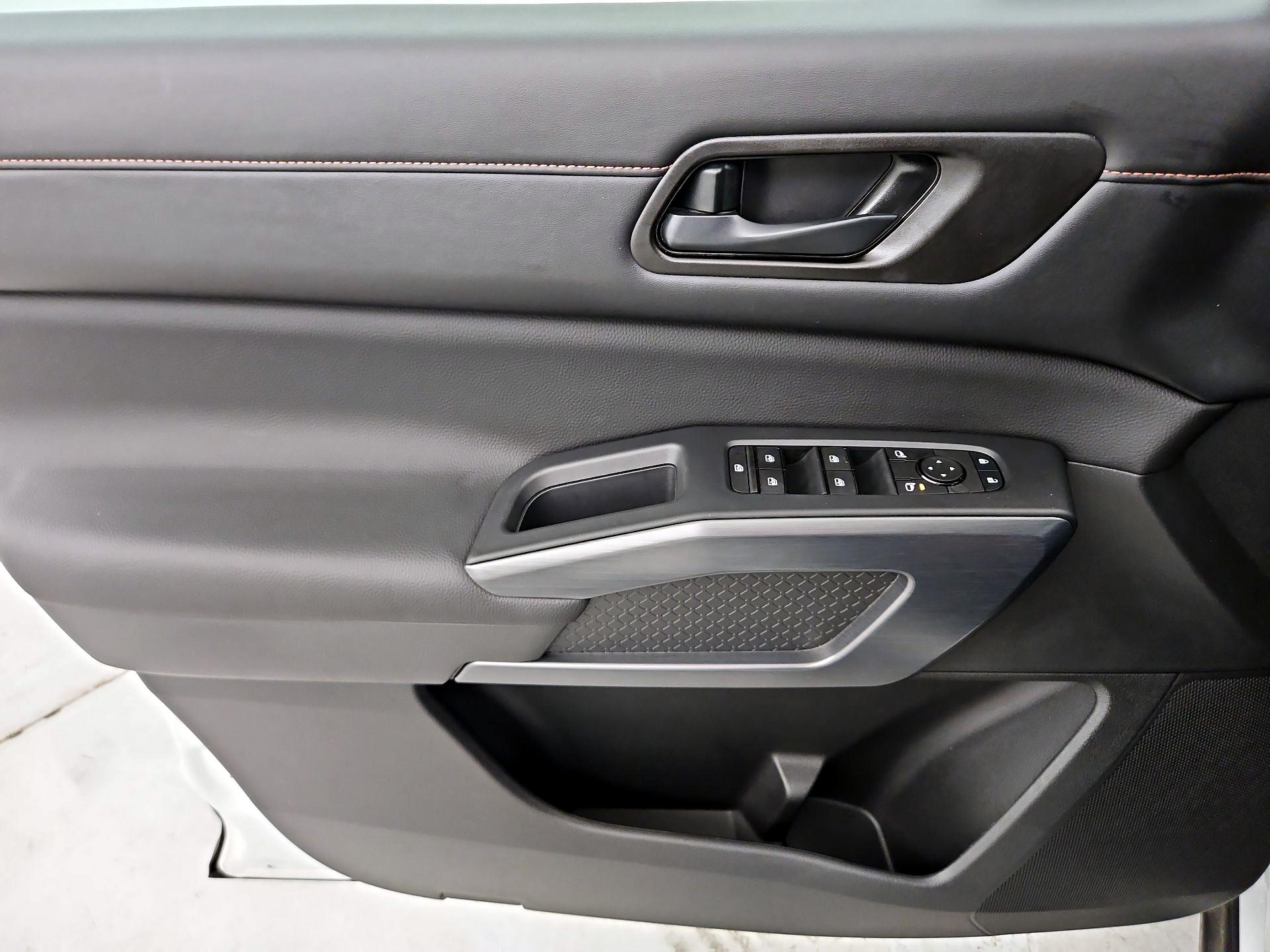 Thumbnail: 2025 Nissan Pathfinder - 12