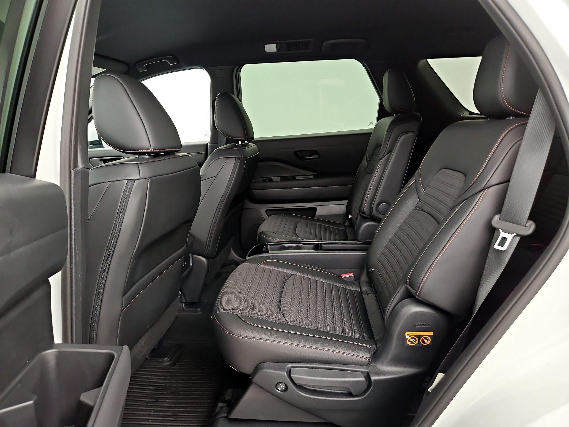 Thumbnail: 2025 Nissan Pathfinder - 19