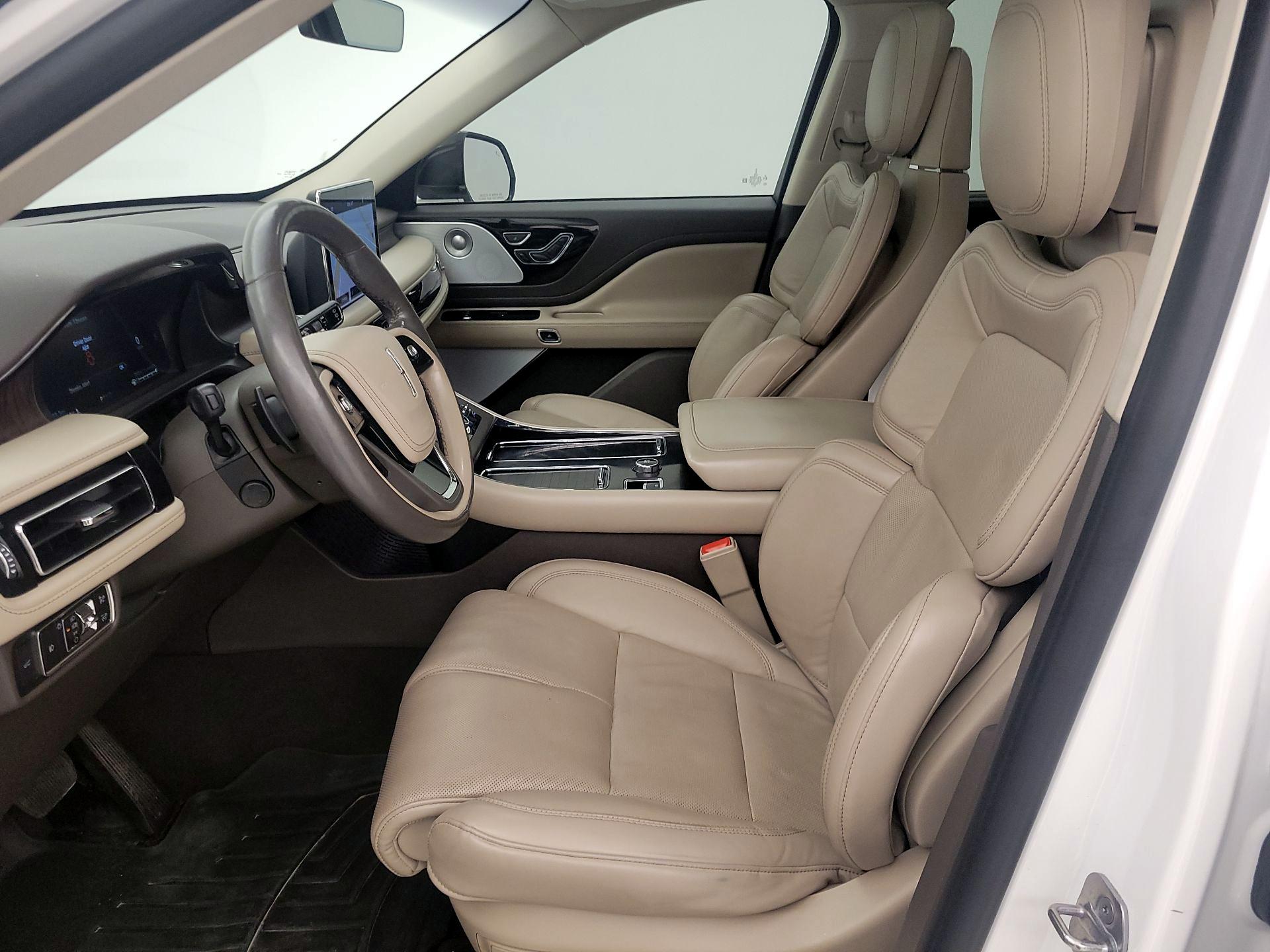 Thumbnail: 2021 Lincoln Aviator - 11