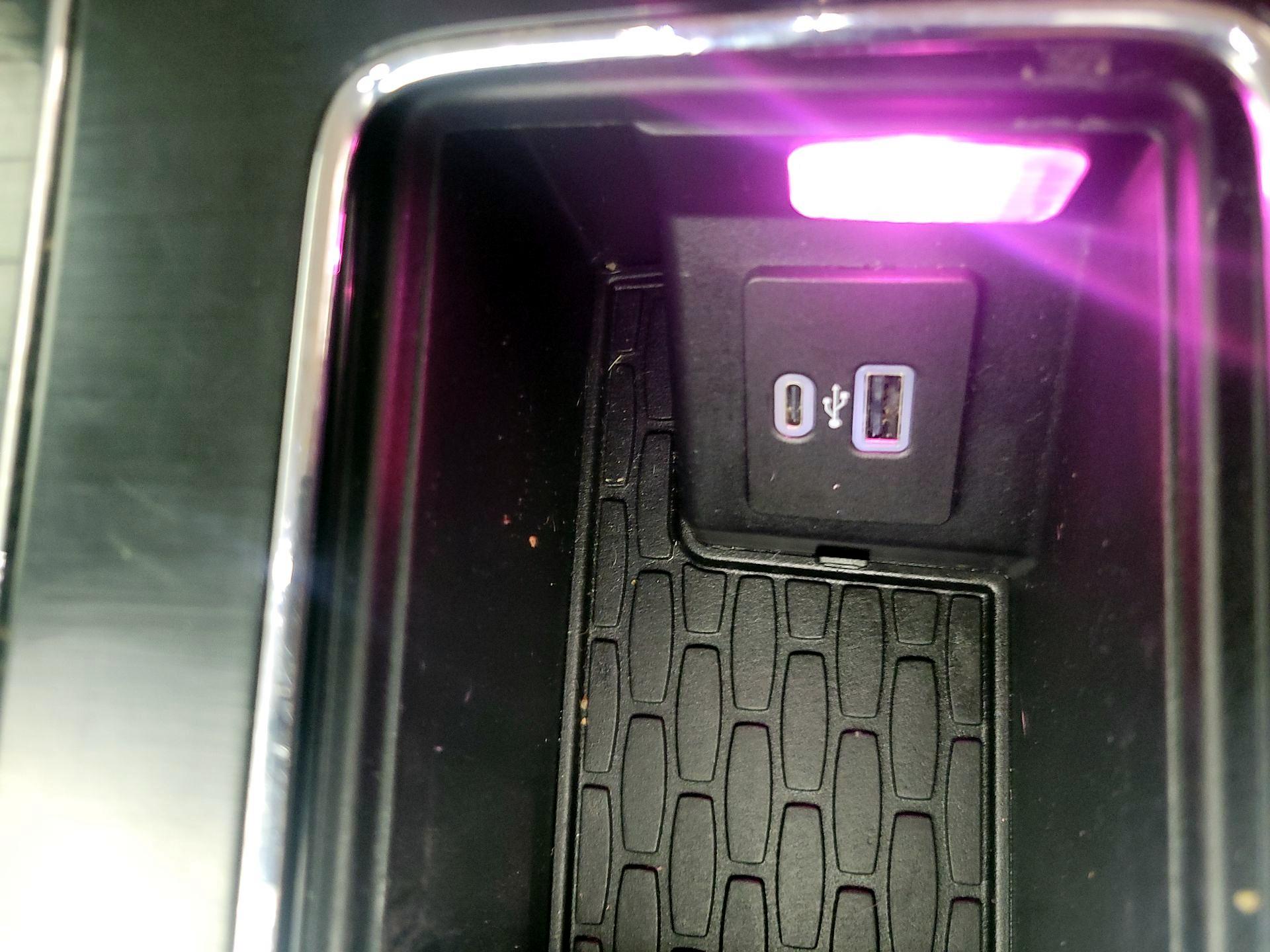 Thumbnail: 2021 Lincoln Aviator - 19