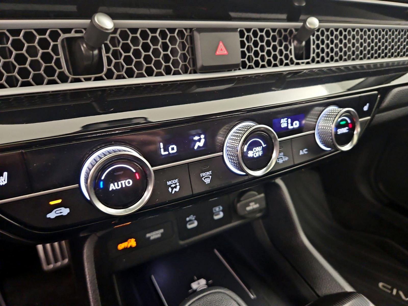 2025 Honda Civic Sport - Photo 17