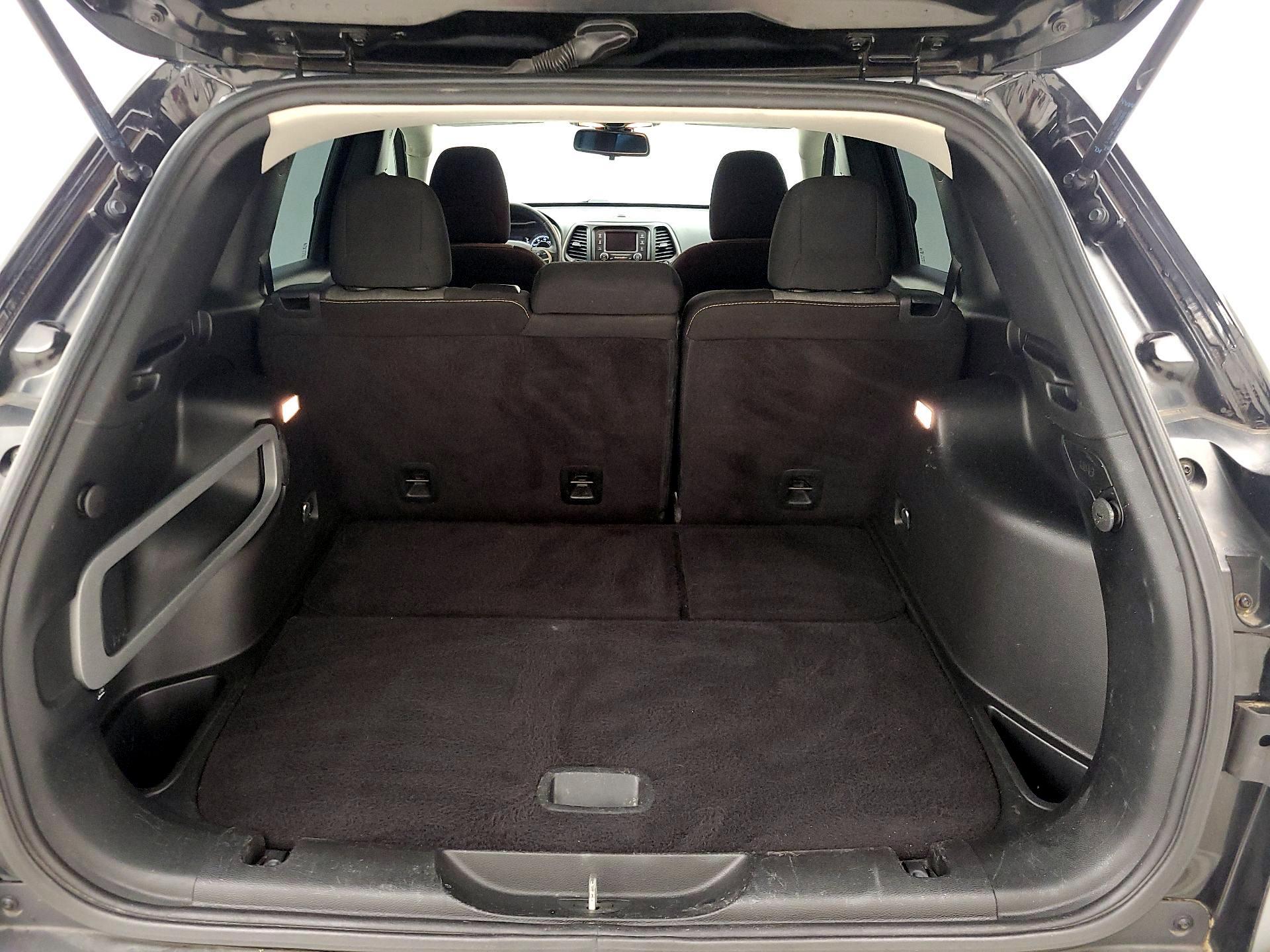 Thumbnail: 2017 Jeep Cherokee - 20