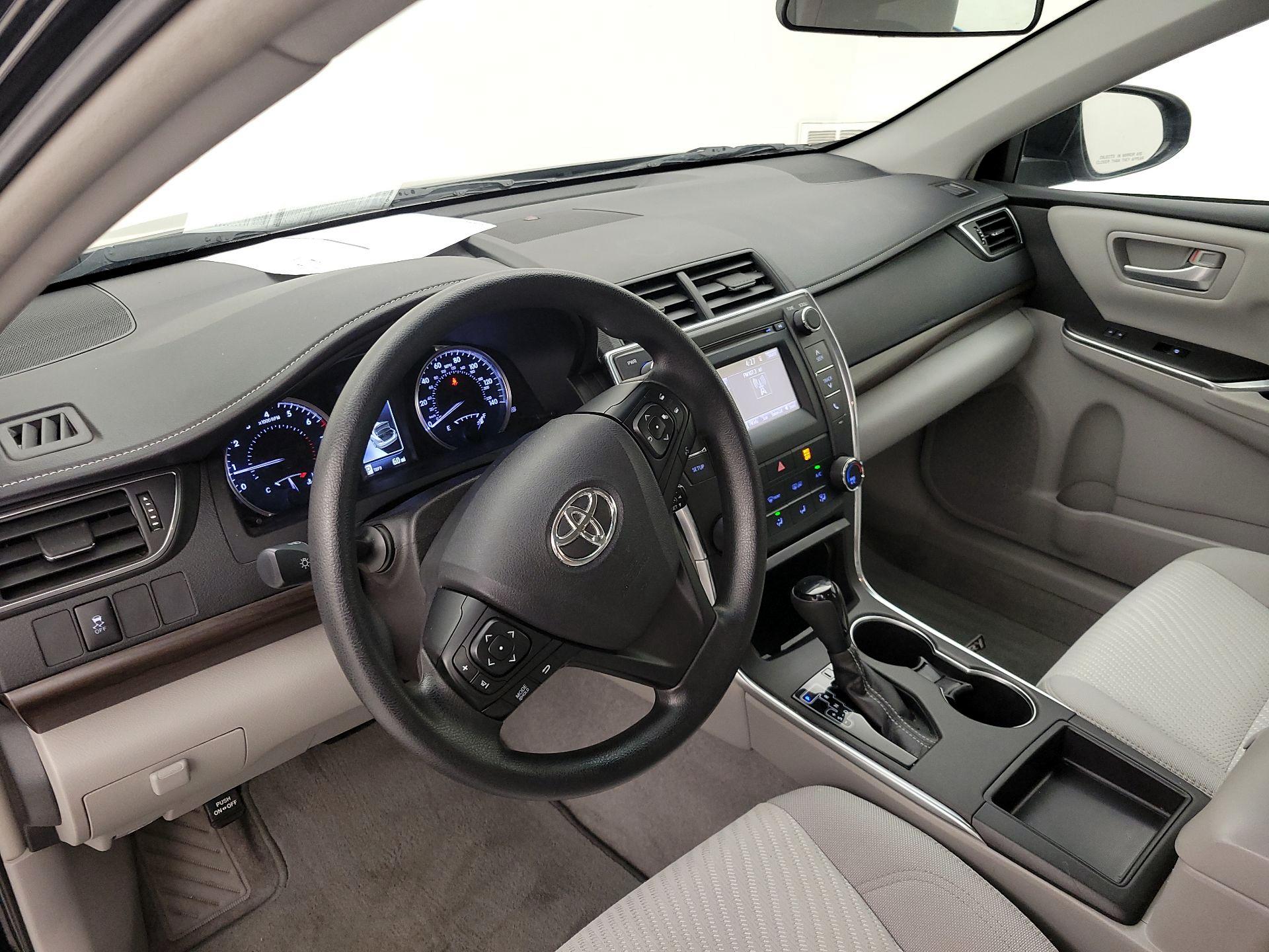 Thumbnail: 2017 Toyota Camry - 9