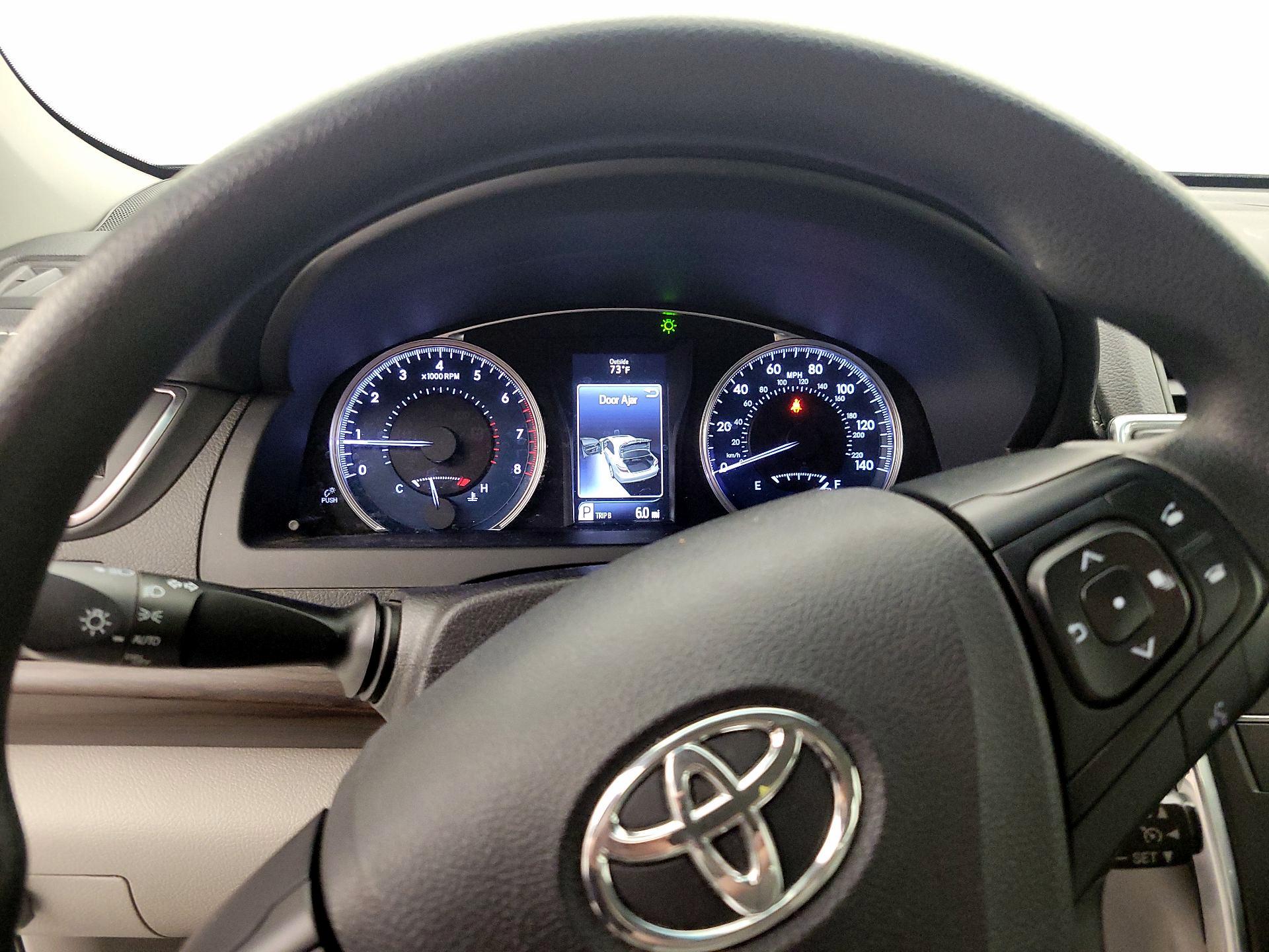 Thumbnail: 2017 Toyota Camry - 10