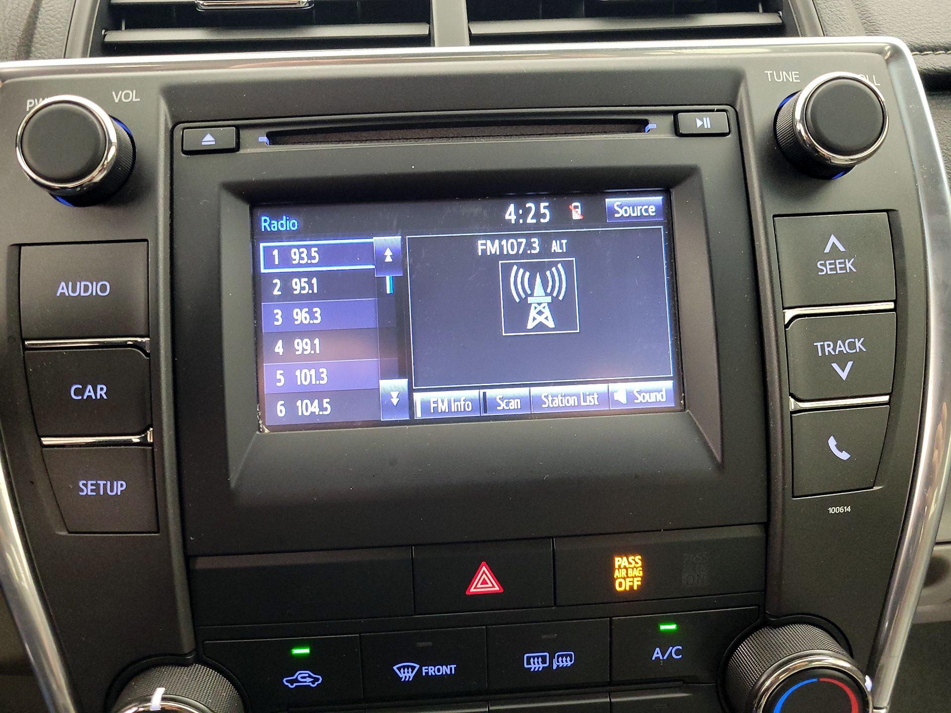 Thumbnail: 2017 Toyota Camry - 15