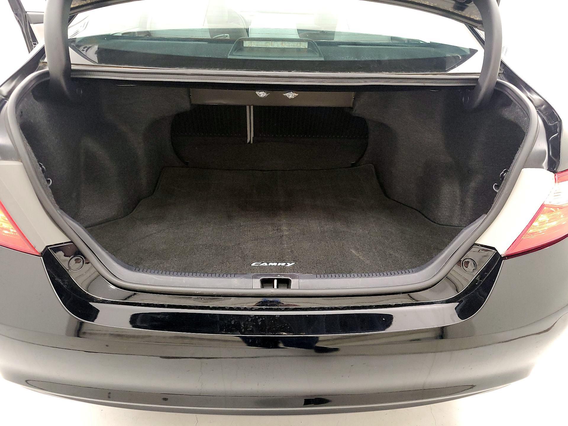 Thumbnail: 2017 Toyota Camry - 20