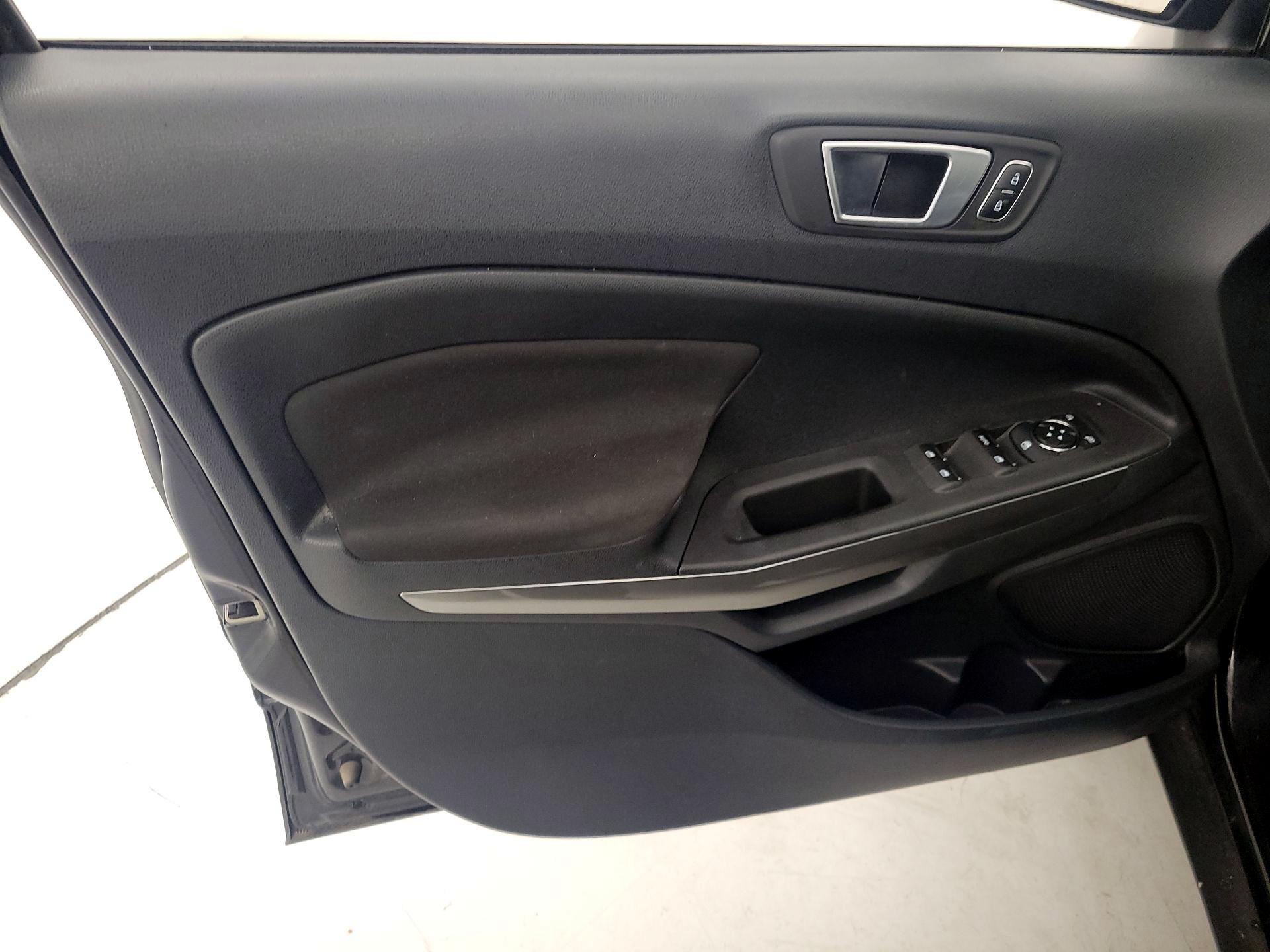 Thumbnail: 2018 Ford EcoSport - 12