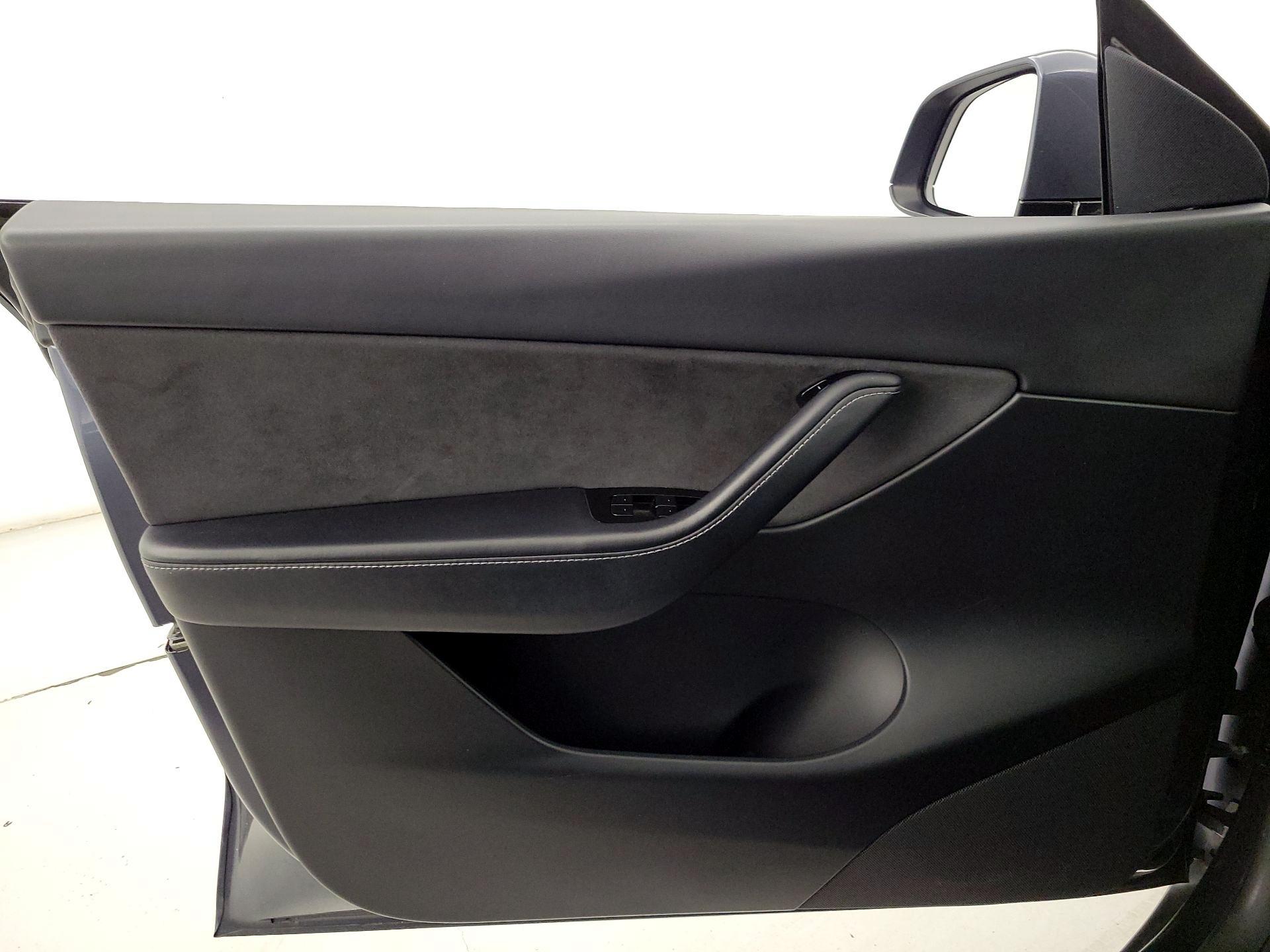 Thumbnail: 2020 Tesla Model Y - 12