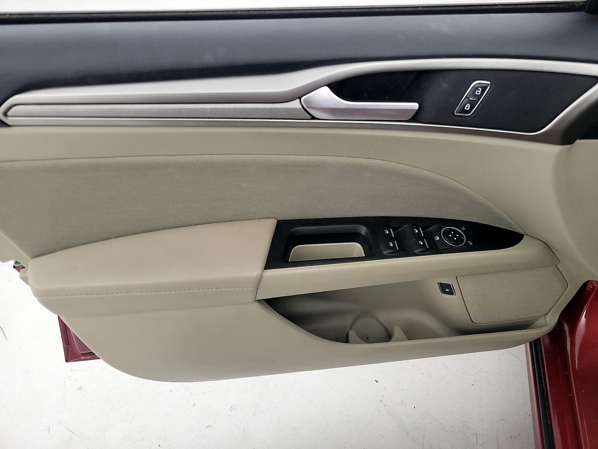 Thumbnail: 2019 Ford Fusion - 12