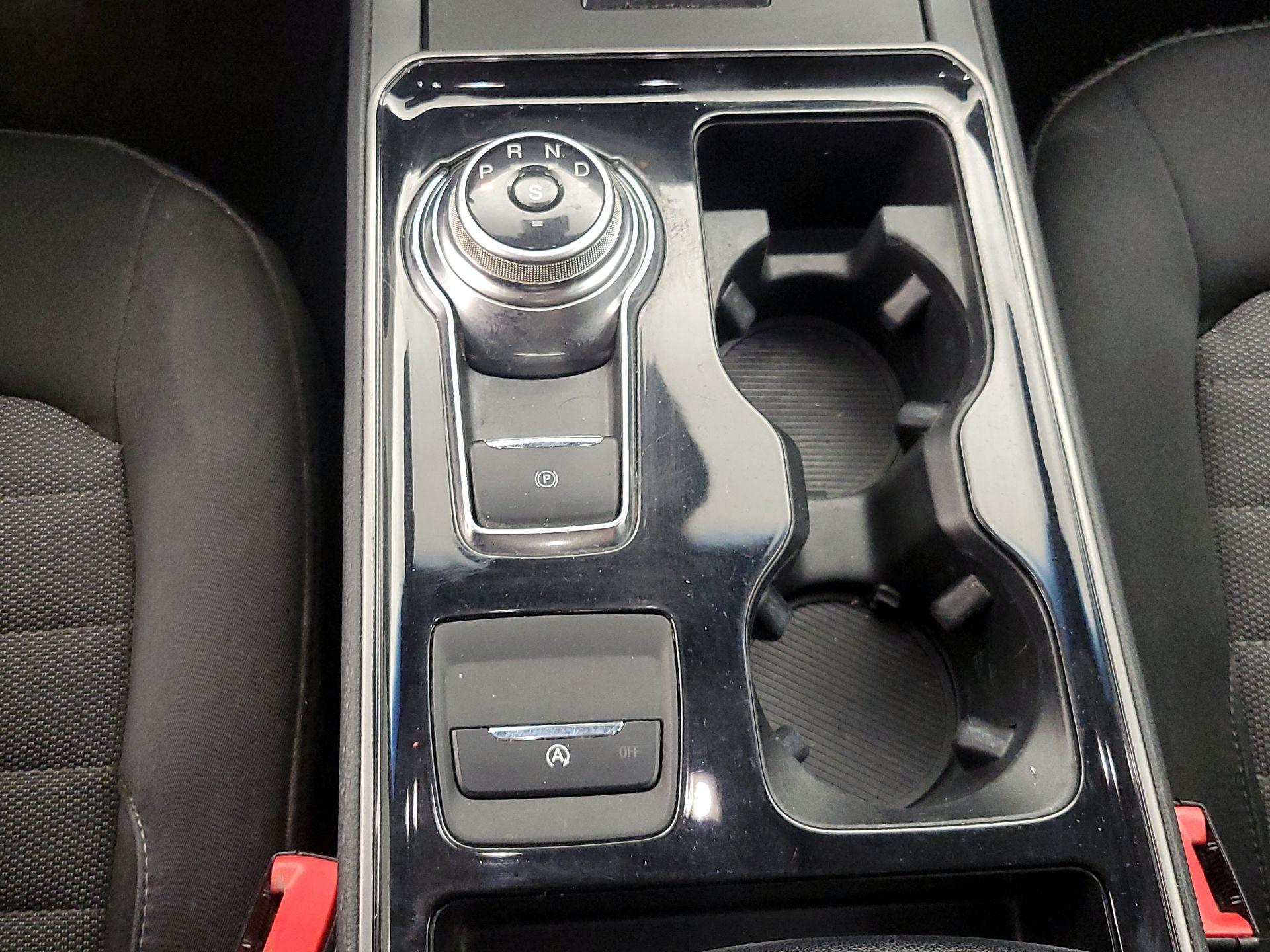 Thumbnail: 2020 Ford Edge - 17